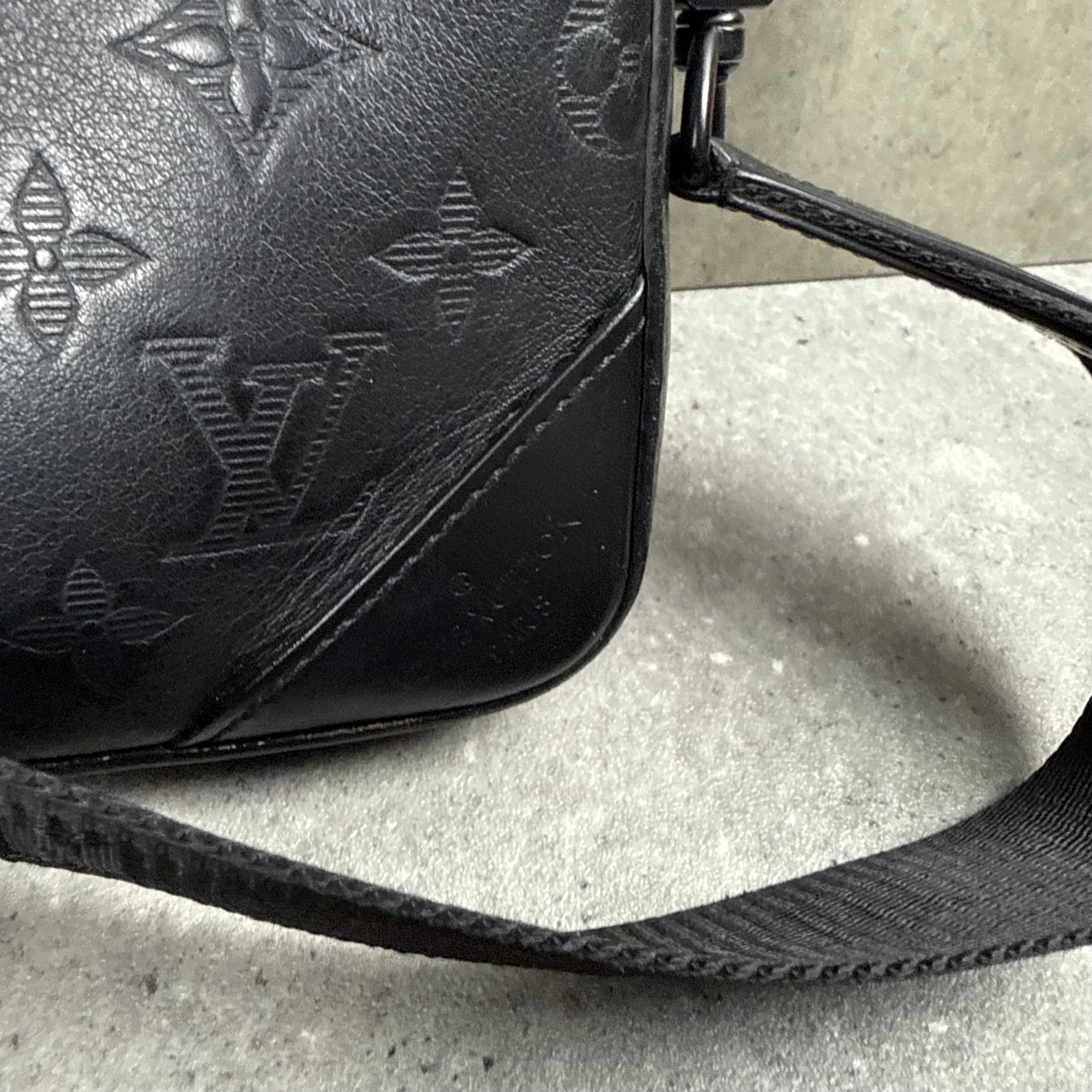 LOUIS VUITTON DUO MESSENGER BAG