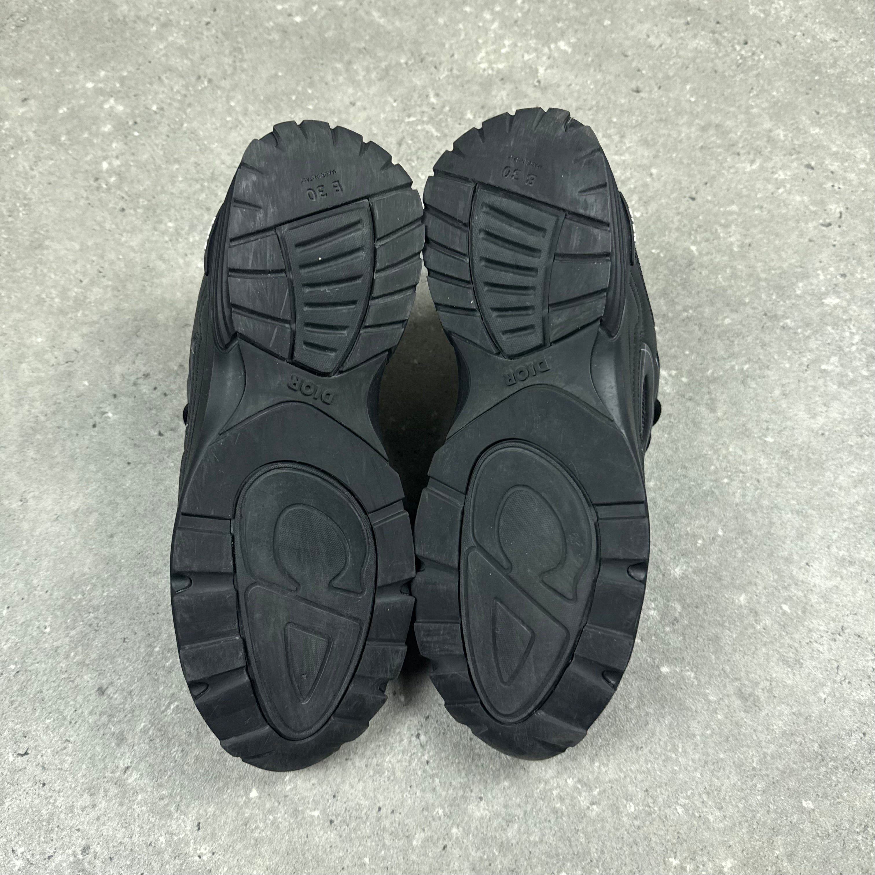 DIOR B30 BLACK (EU 41 / UK 7)