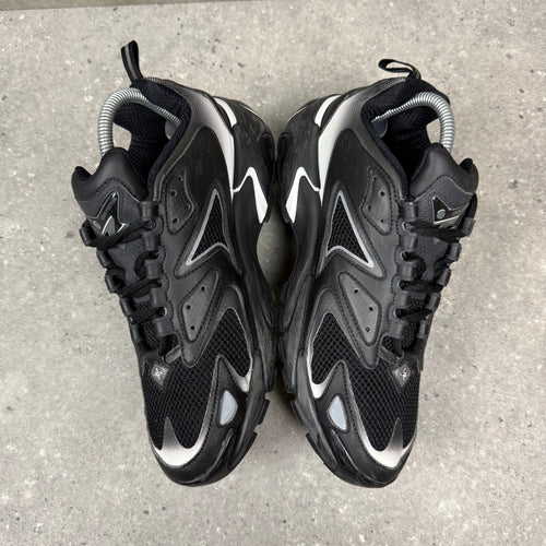 LOUIS VUITTON TATICS BLACK - EU40 (FITS UK 7)