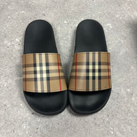 BURBERRY SLIDERS - (EU43 / UK9)