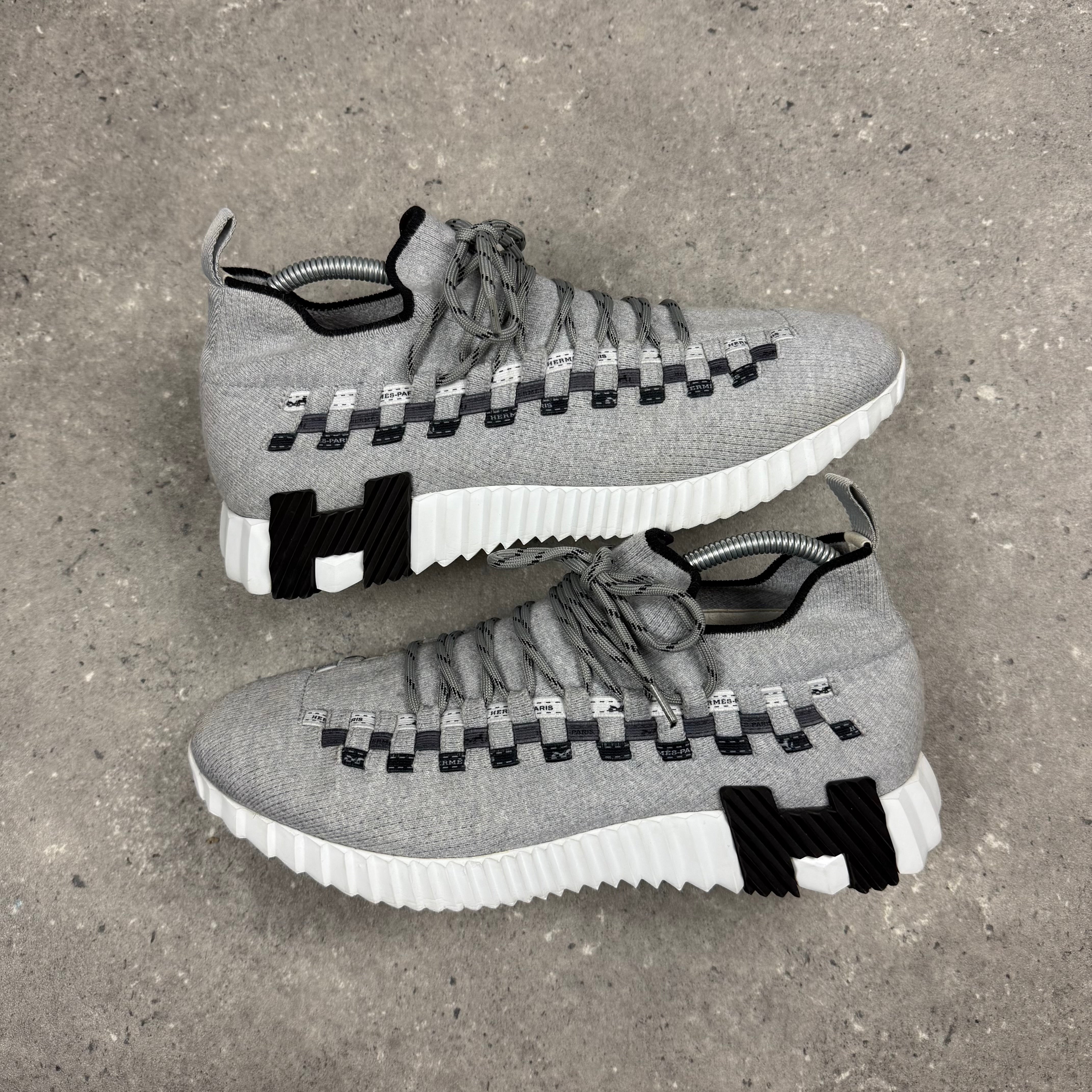 HERMES BOUNCING GREY - (EU42 / UK8)