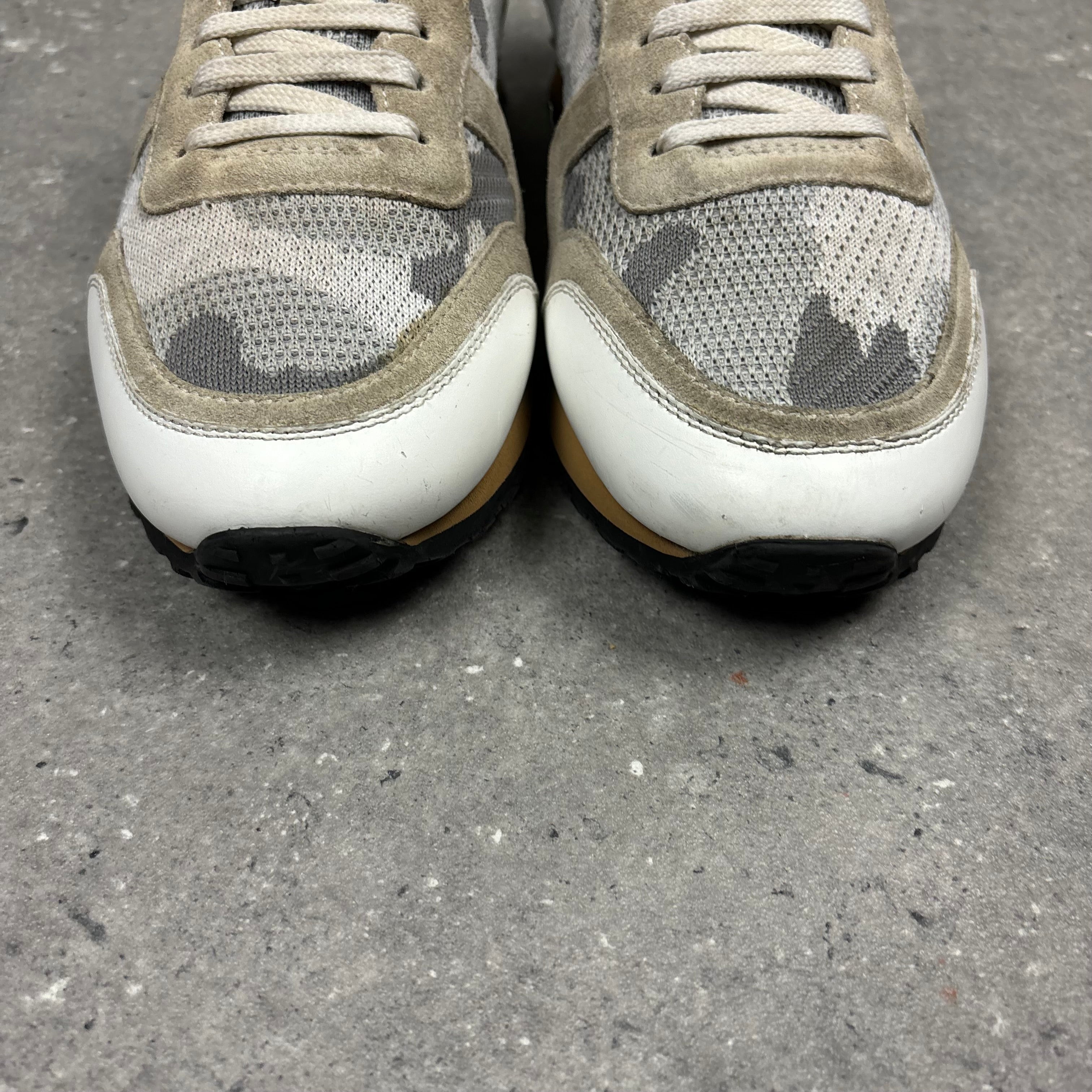 VALENTINO ROCKRUNNER - (EU42 / UK8)