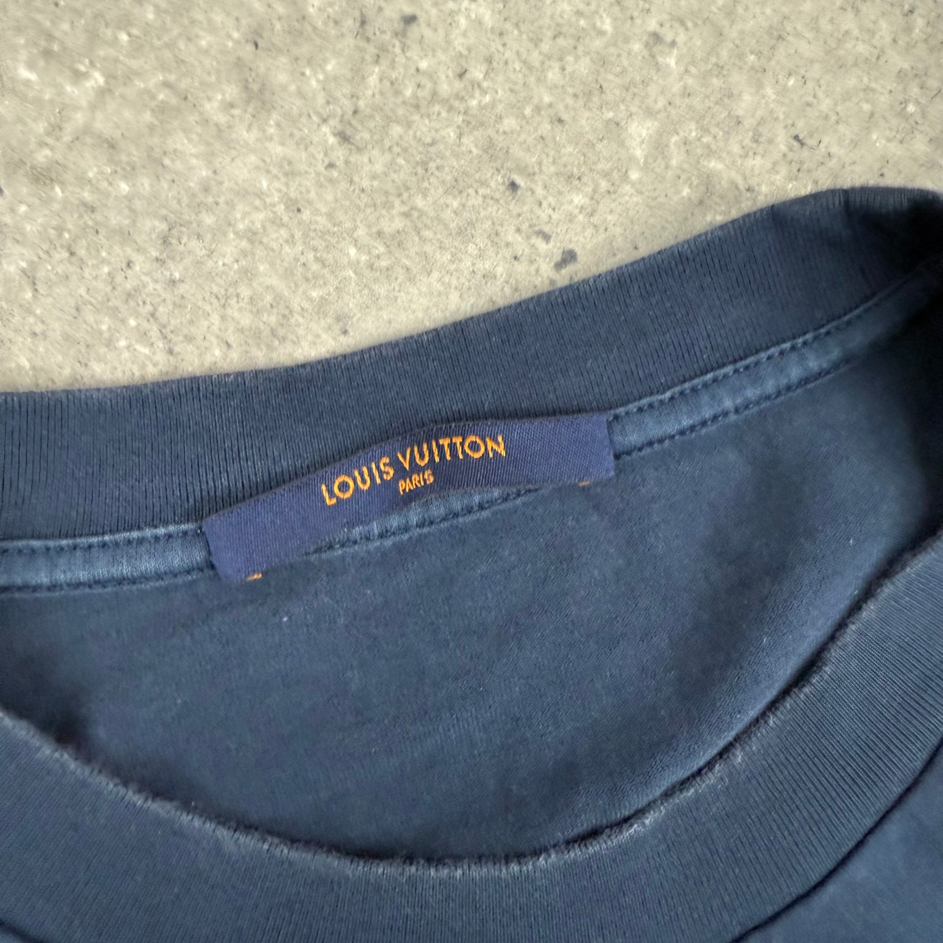 LOUIS VUITTON T-SHIRT - XL (FITS A LARGE)
