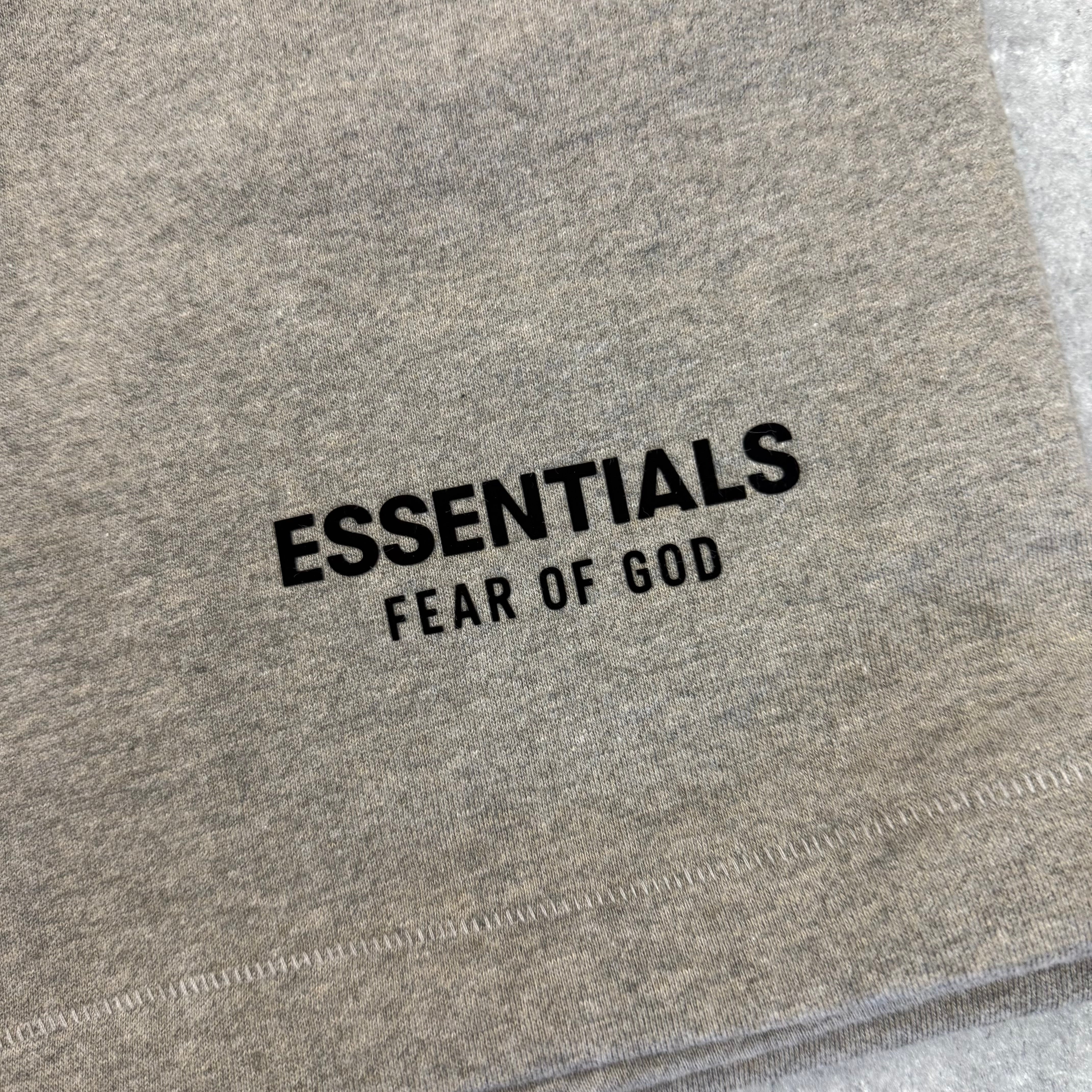 ESSENTIALS SS25 SHORTS - HEATHER GREY