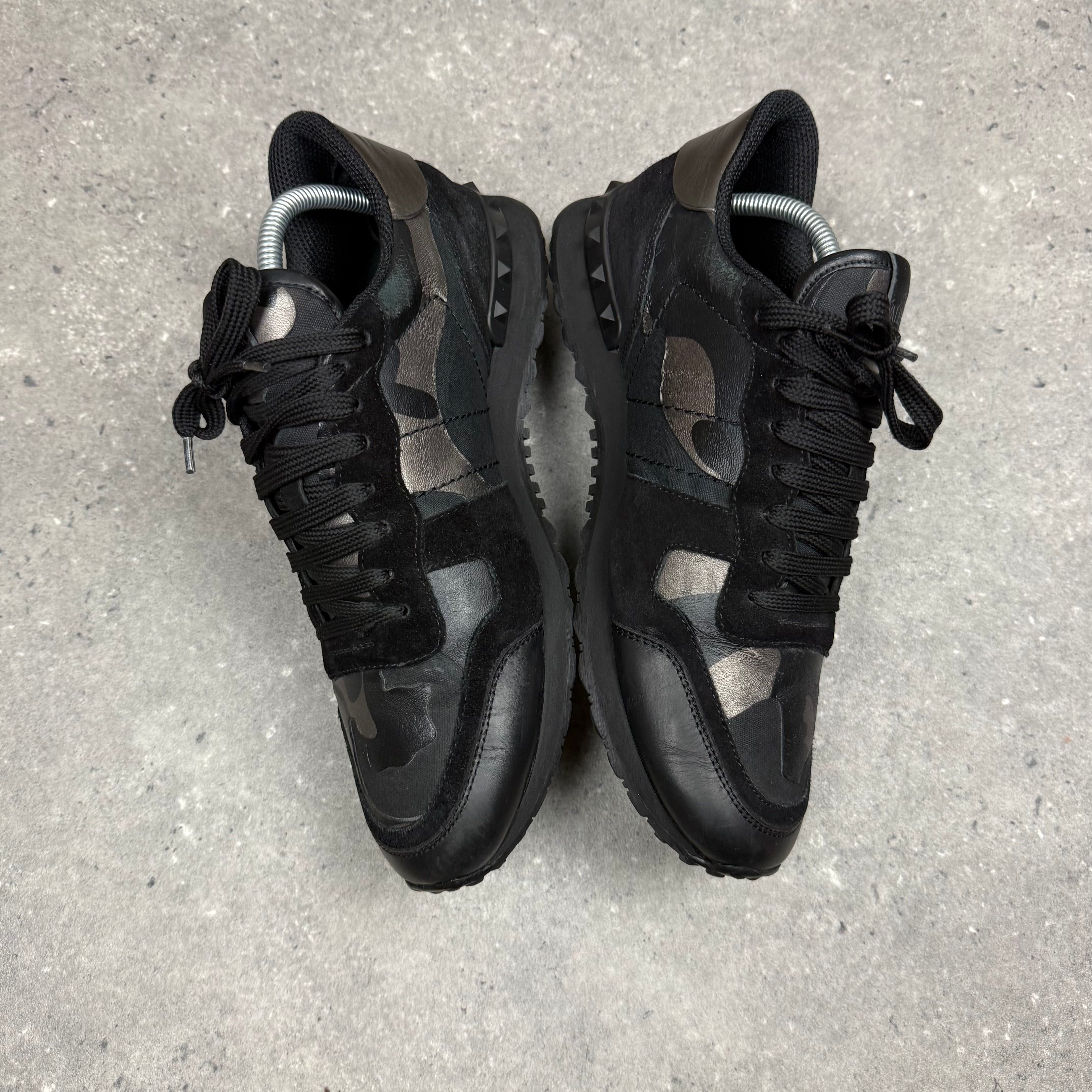 VALENTINO ROCKRUNNER BLACK - (EU42 / UK8)