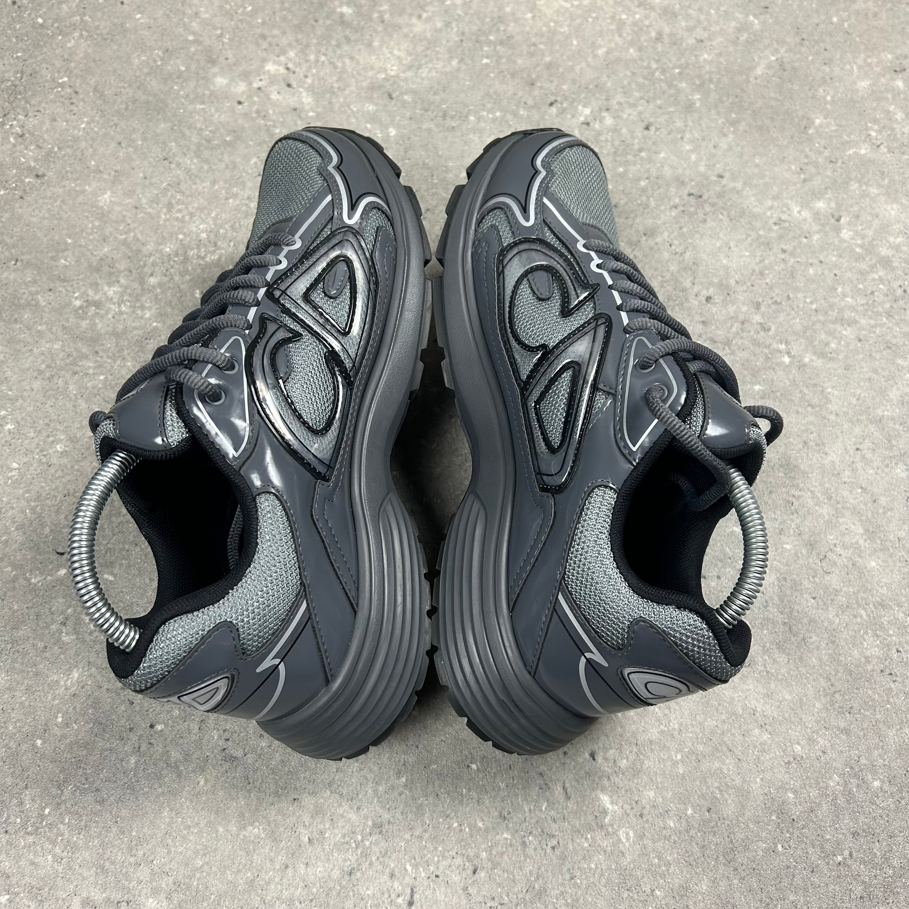 DIOR B30 CHROME - (EU 42 / UK 8)