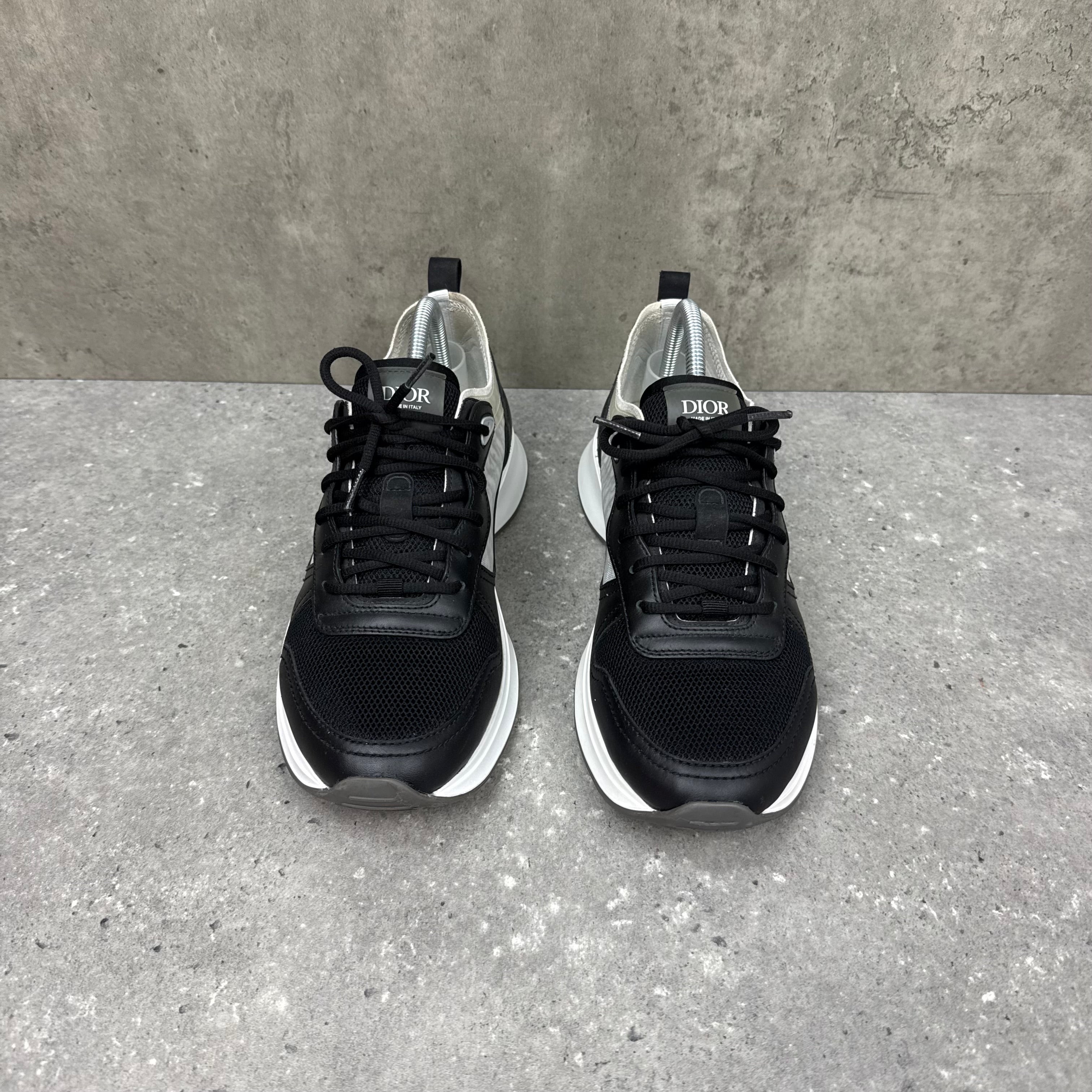 DIOR B25 BLACK/WHITE - (EU41 / UK7)