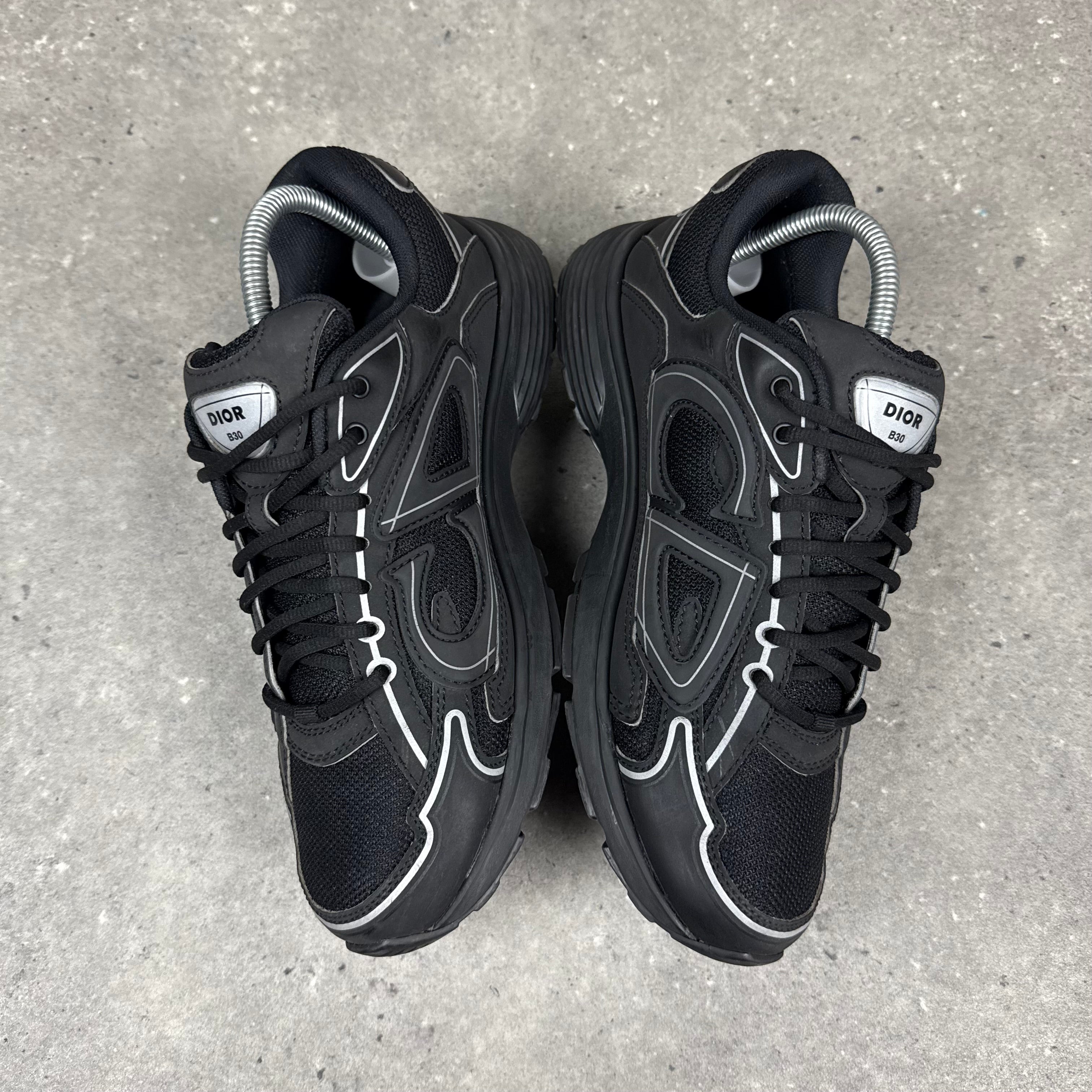 DIOR B30 BLACK (EU 41 / UK 7)