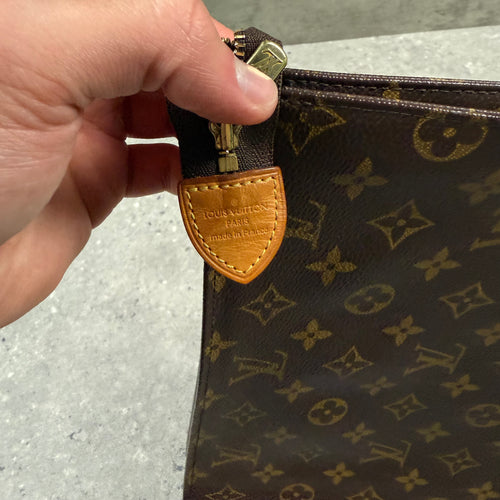 LOUIS VUITTON POCHETTE CLUTCH BAG