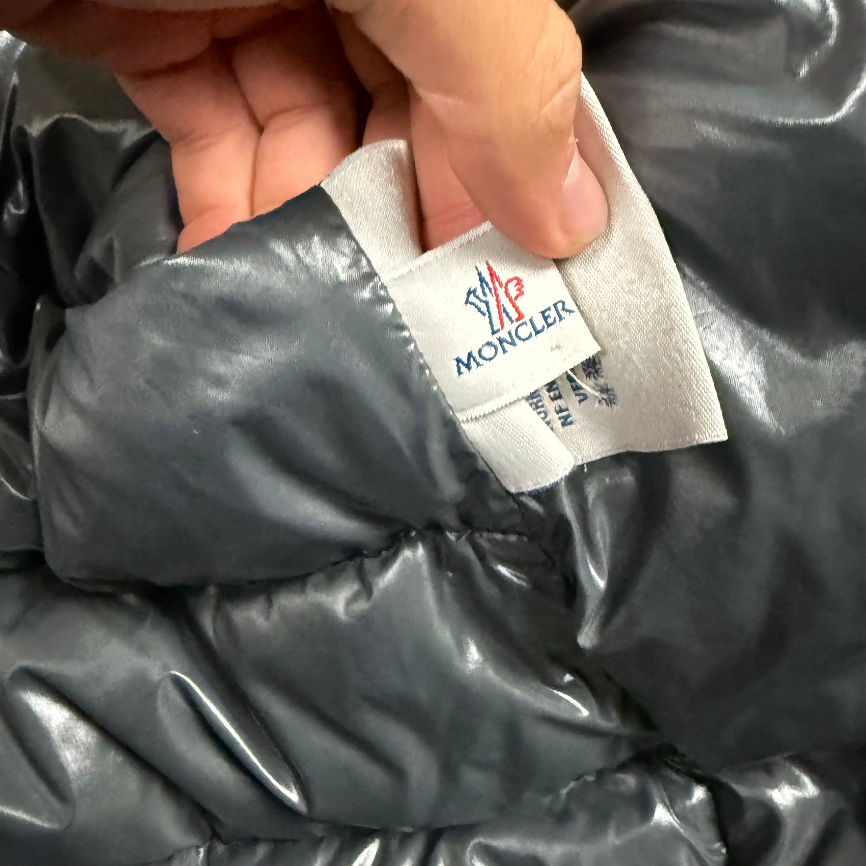 MONCLER AUBERT JACKET BLACK - 2 (S)