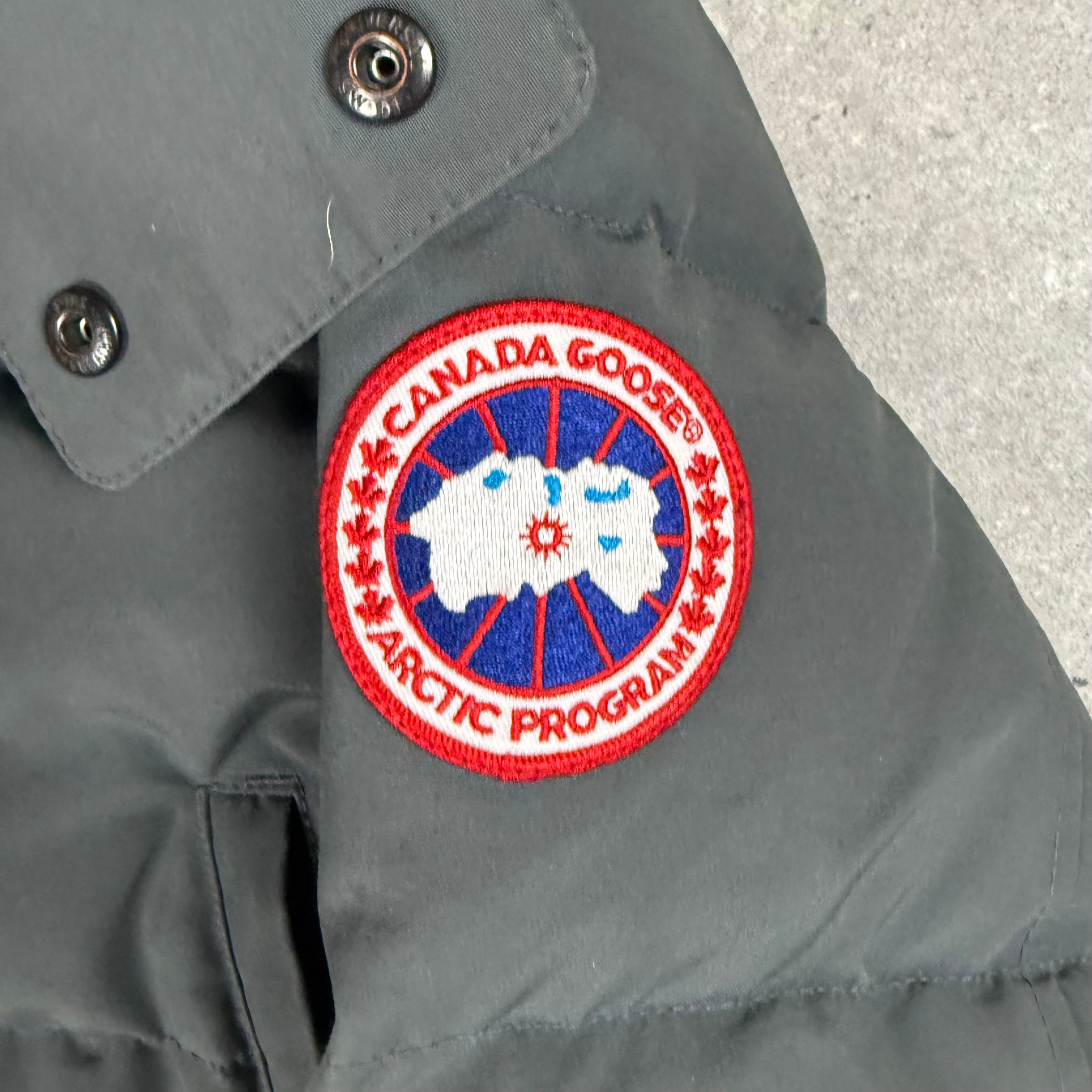 CANADA GOOSE WYNDHAM PARKA GRAPHITE - (M)