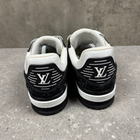 LOUIS VUITTON BLACK DENIMS - EU 42.5 (FITS UK 9.5)