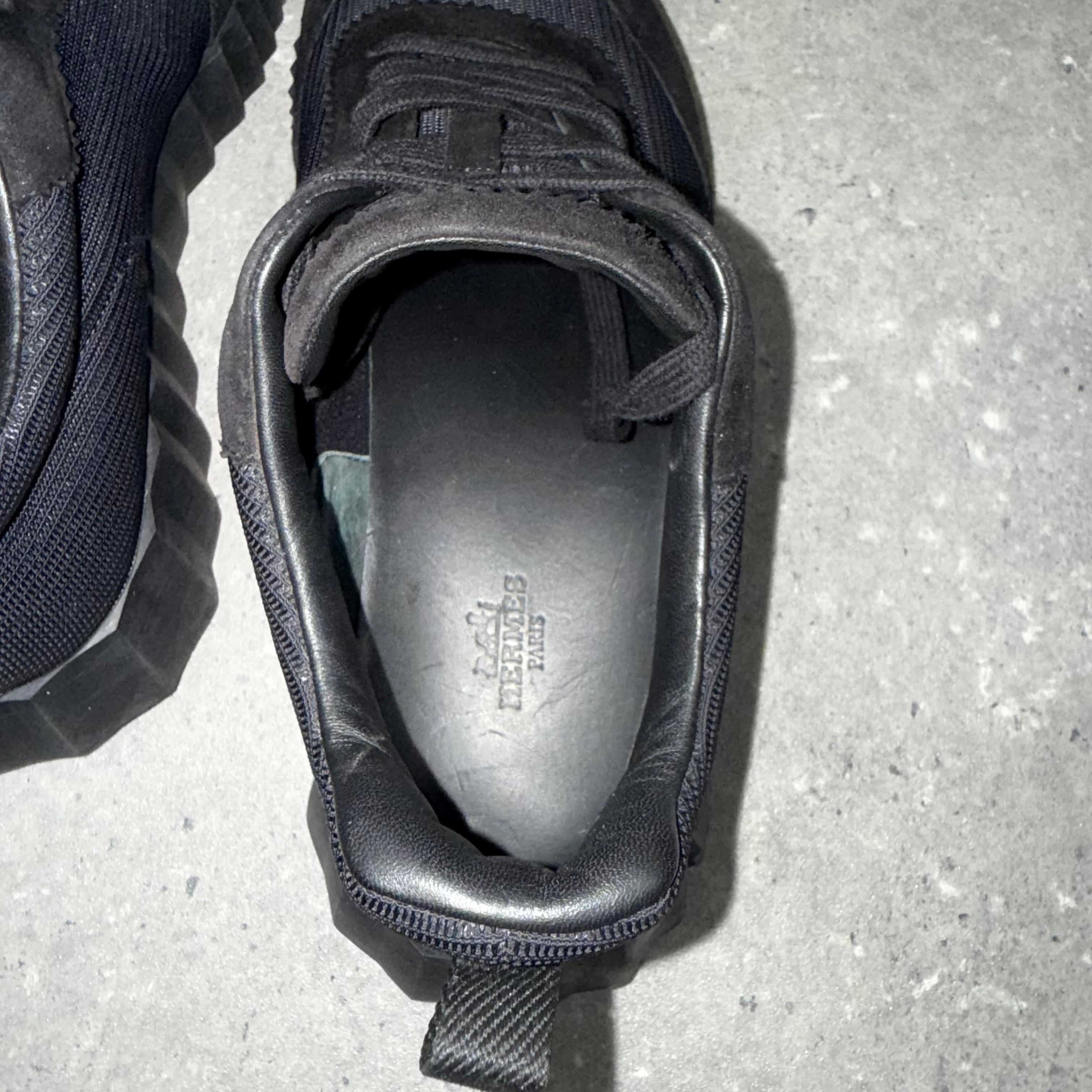 HERMES BOUNCING BLACK - (EU41 / UK7)