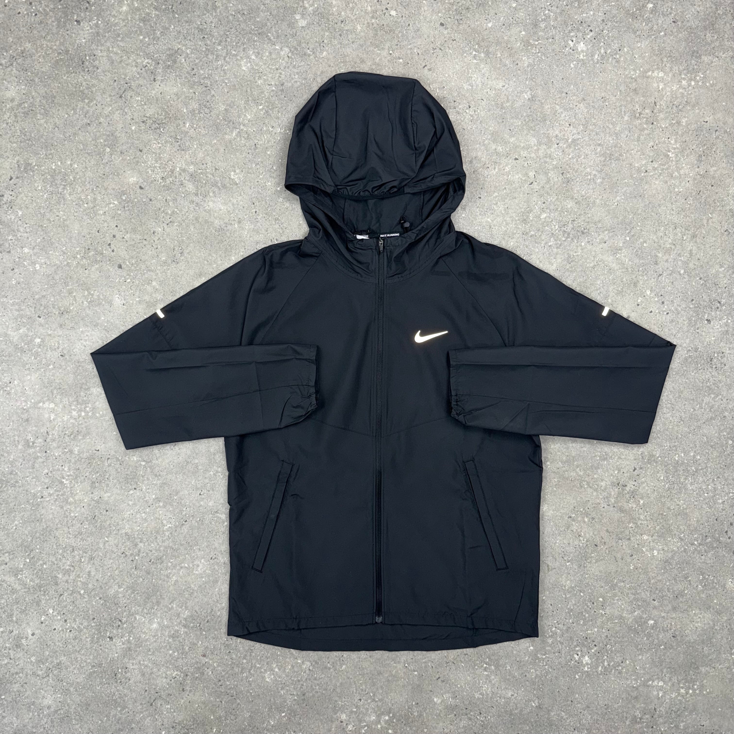 NIKE REPEL WINDRUNNER - BLACK