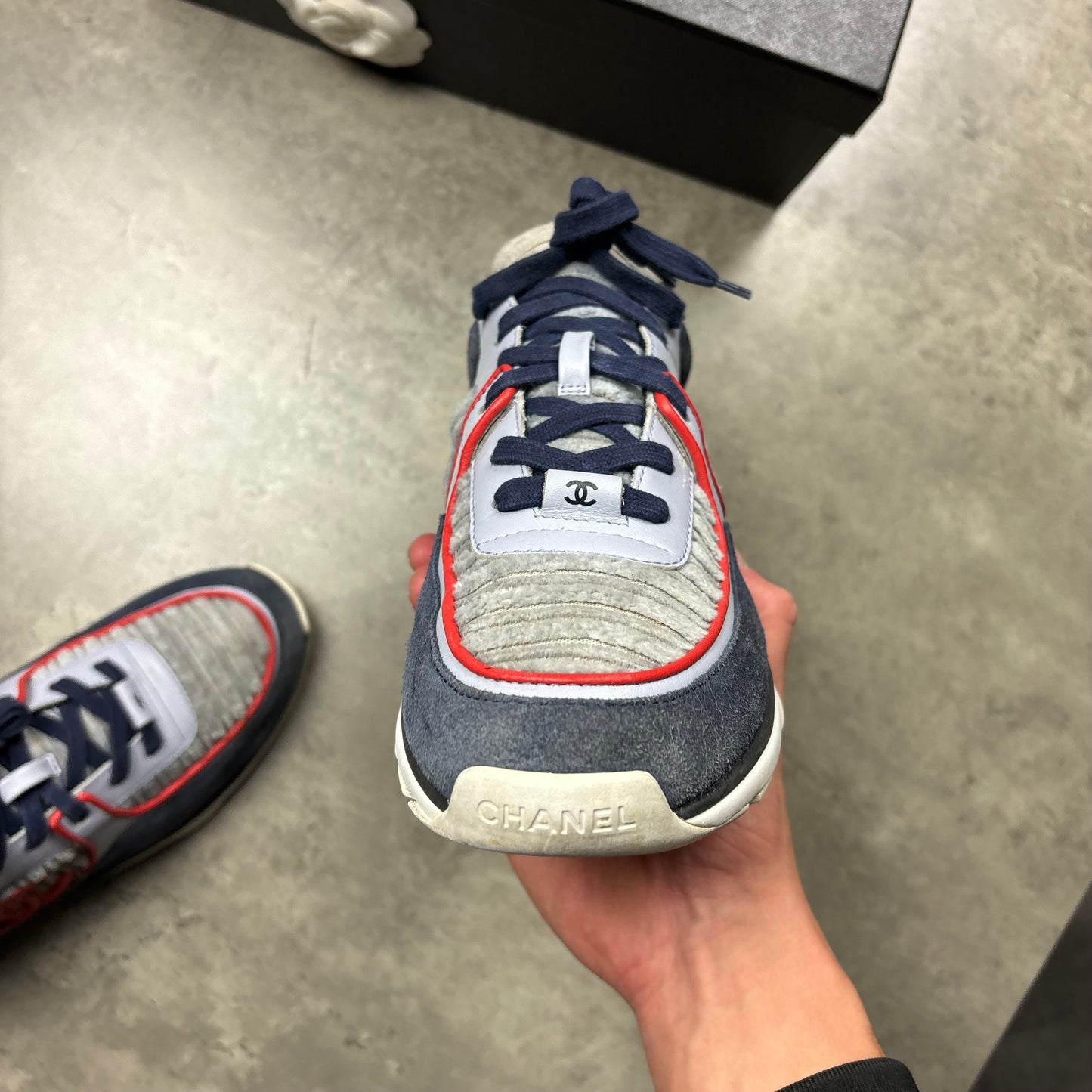 CHANEL RUNNERS "NAVY VELVET" (FITS 6/6.5)