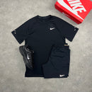 NIKE STRIDE ADV T-SHIRT & CHALLANGER SHORTS SET - BLACK