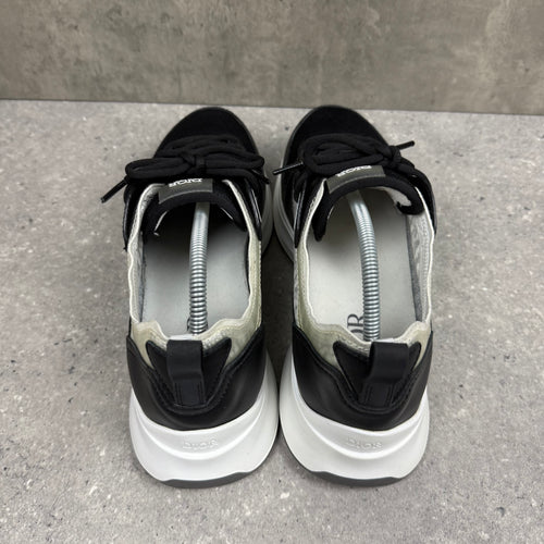 DIOR B25 BLACK/WHITE - (EU 43.5 / UK 9.5)