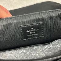 LOUIS VUITTON DISTRICT MESSENGER BAG