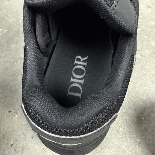 DIOR B30 BLACK (EU 41 / UK 7)
