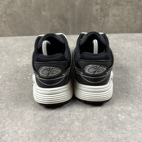 DIOR B30 BLACK/WHITE - (EU 42 / UK 8)