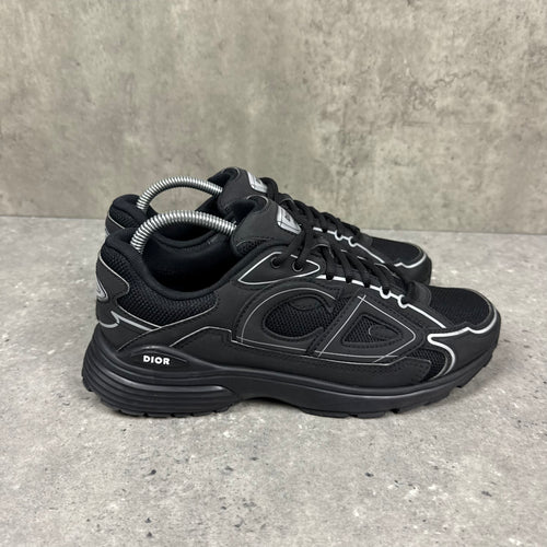DIOR B30 BLACK (EU 41 / UK 7)
