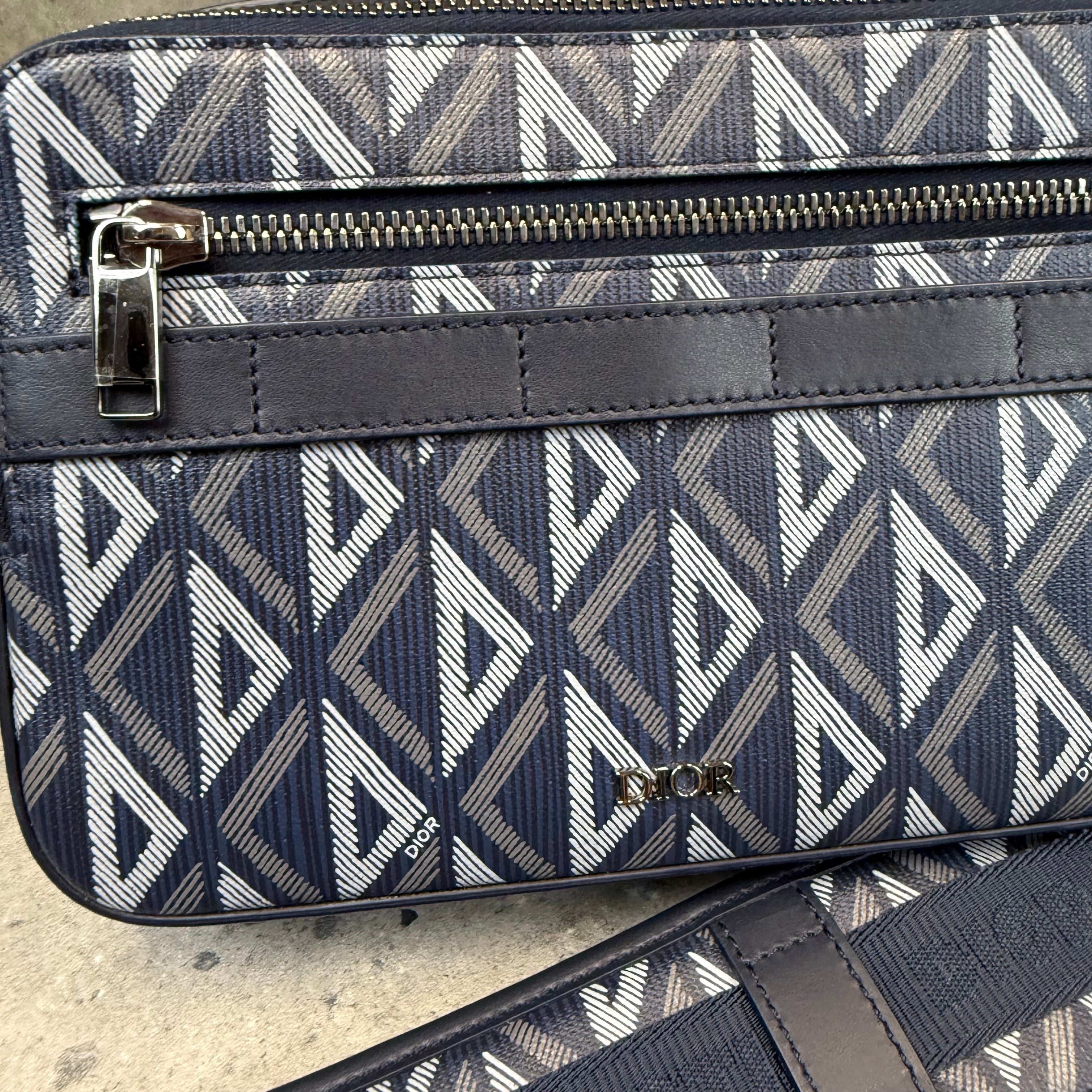 DIOR DIAMOND MESSENGER BAG - NAVY