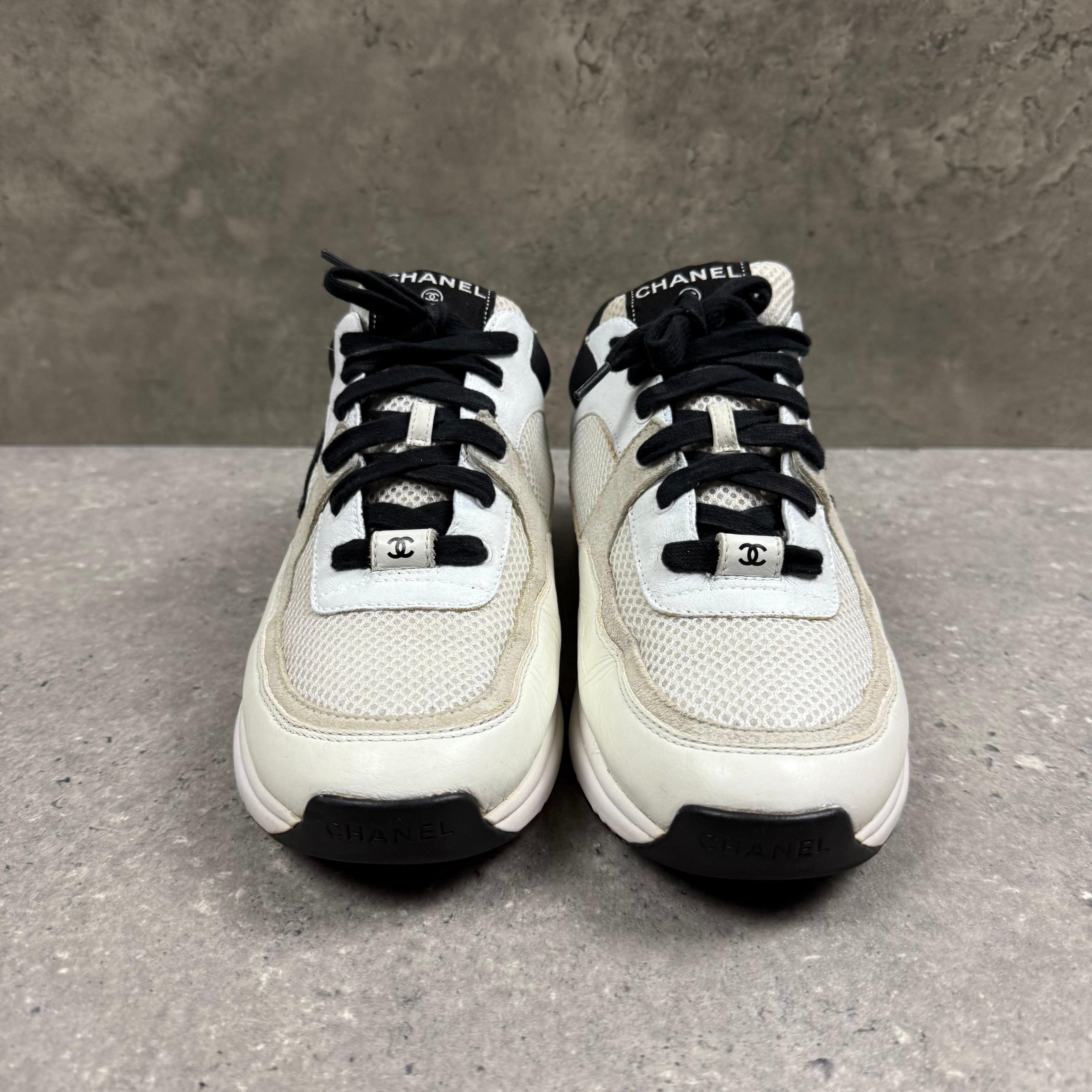CHANEL RUNNERS CREAM/BLACK -  (EU 41 / UK 7)