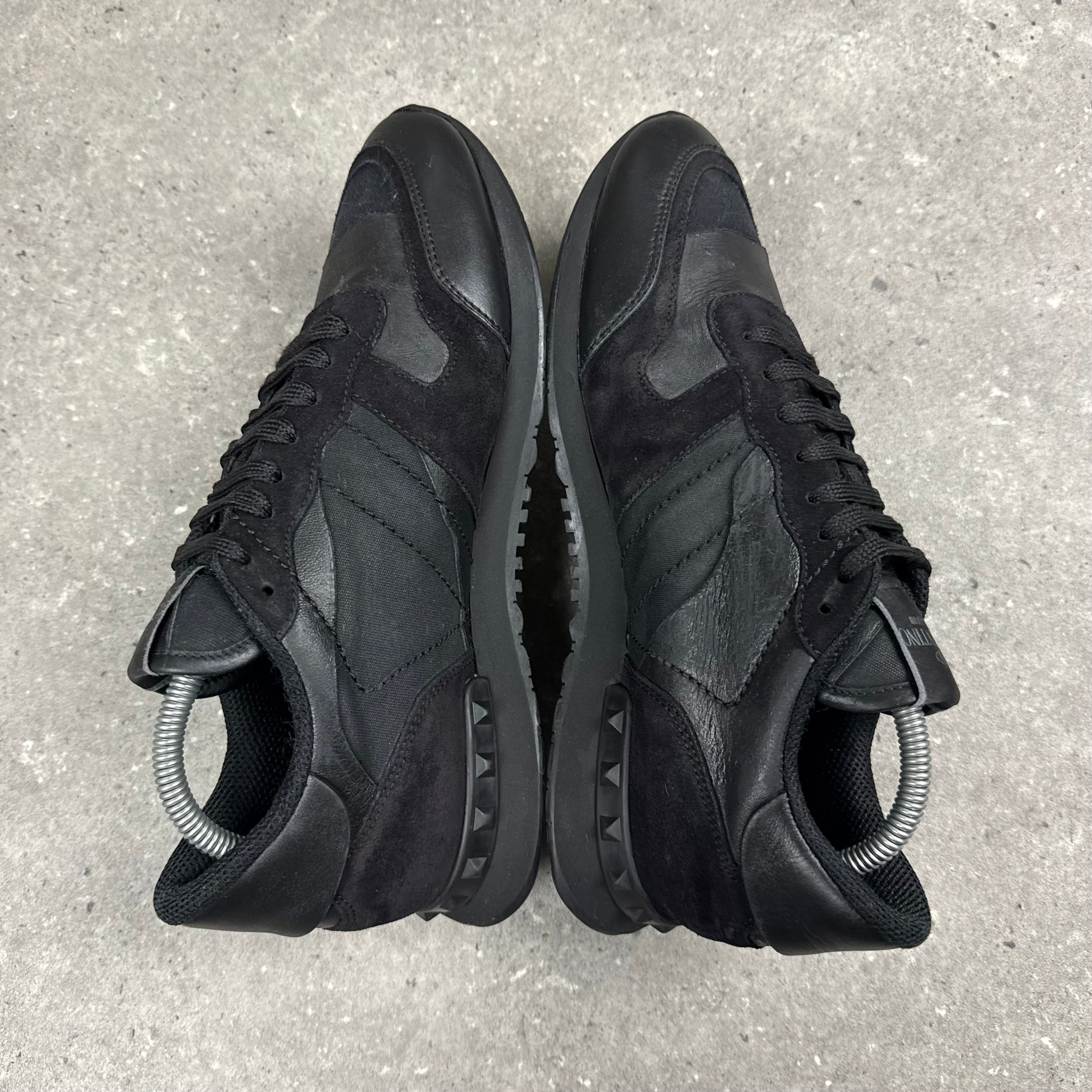 VALENTINO ROCKRUNNER BLACK - (EU42 / UK8)