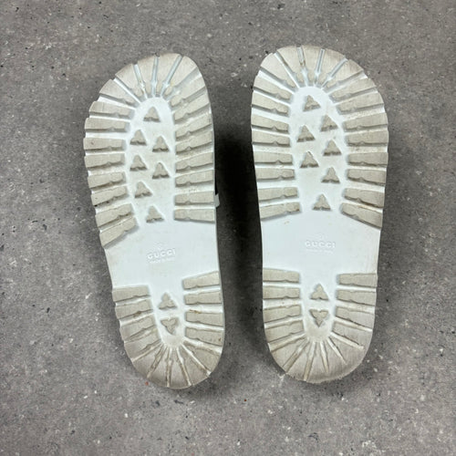 GUCCI SLIDERS - (EU41 / UK7)