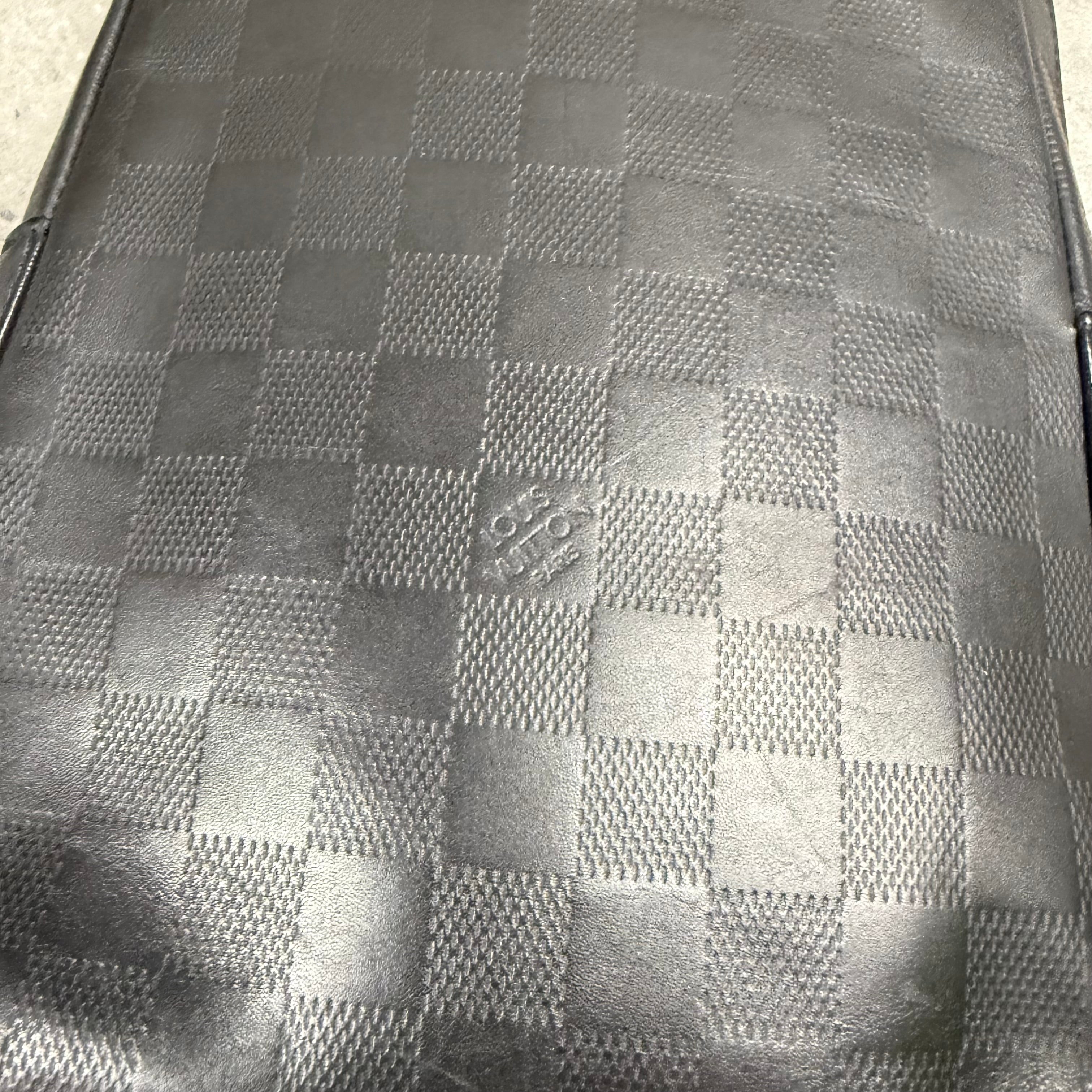 LOUIS VUITTON SLING BAG