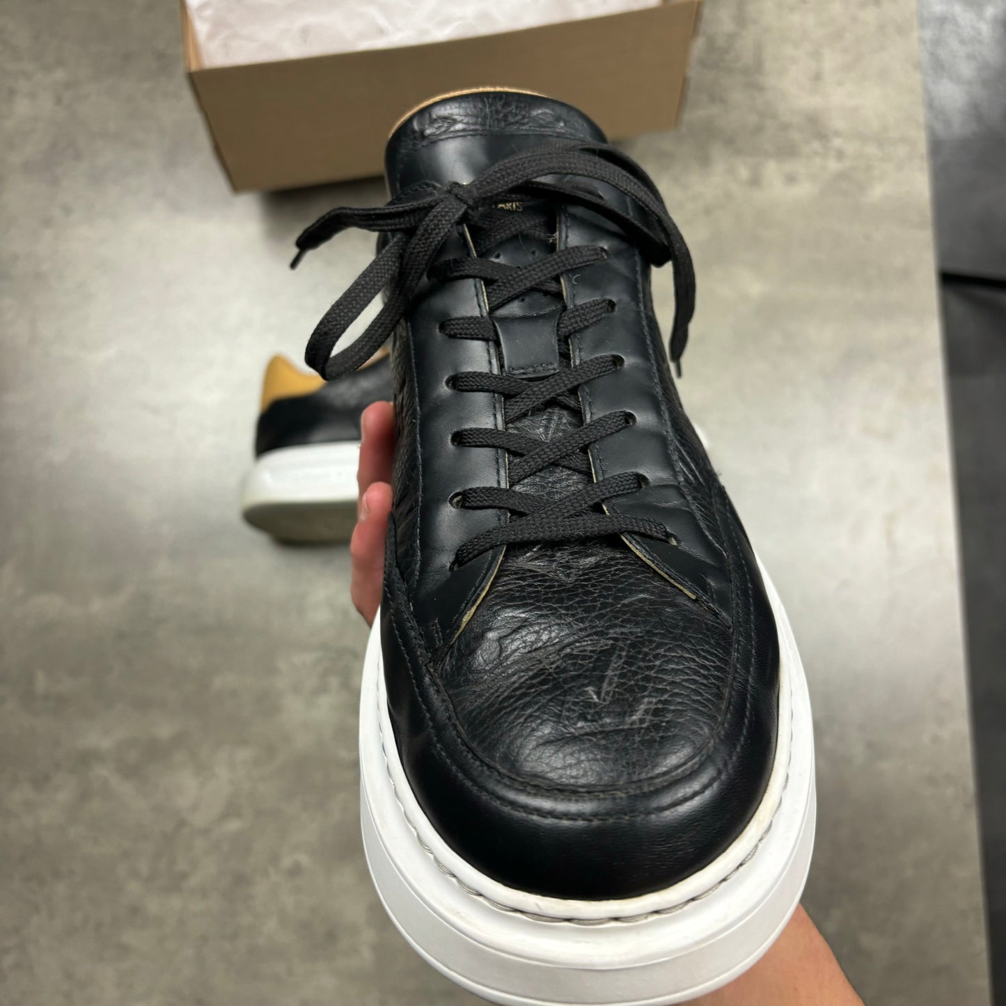 LOUIS VUITTON BEVERLY HILLS SNEAKERS (FITS 10)