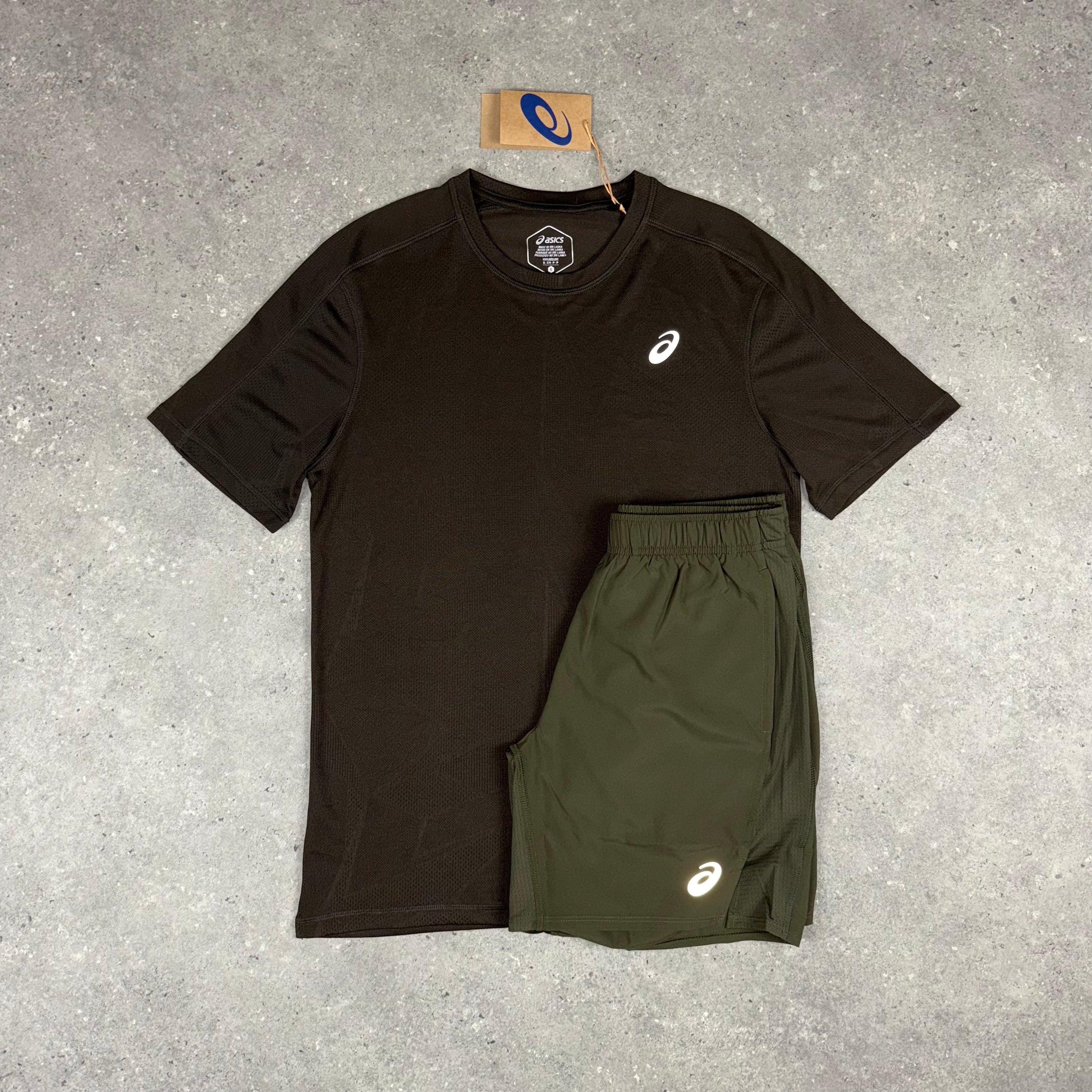 ASICS JACQUARD T-SHIRT & ICON 7” SHORTS - BROWN