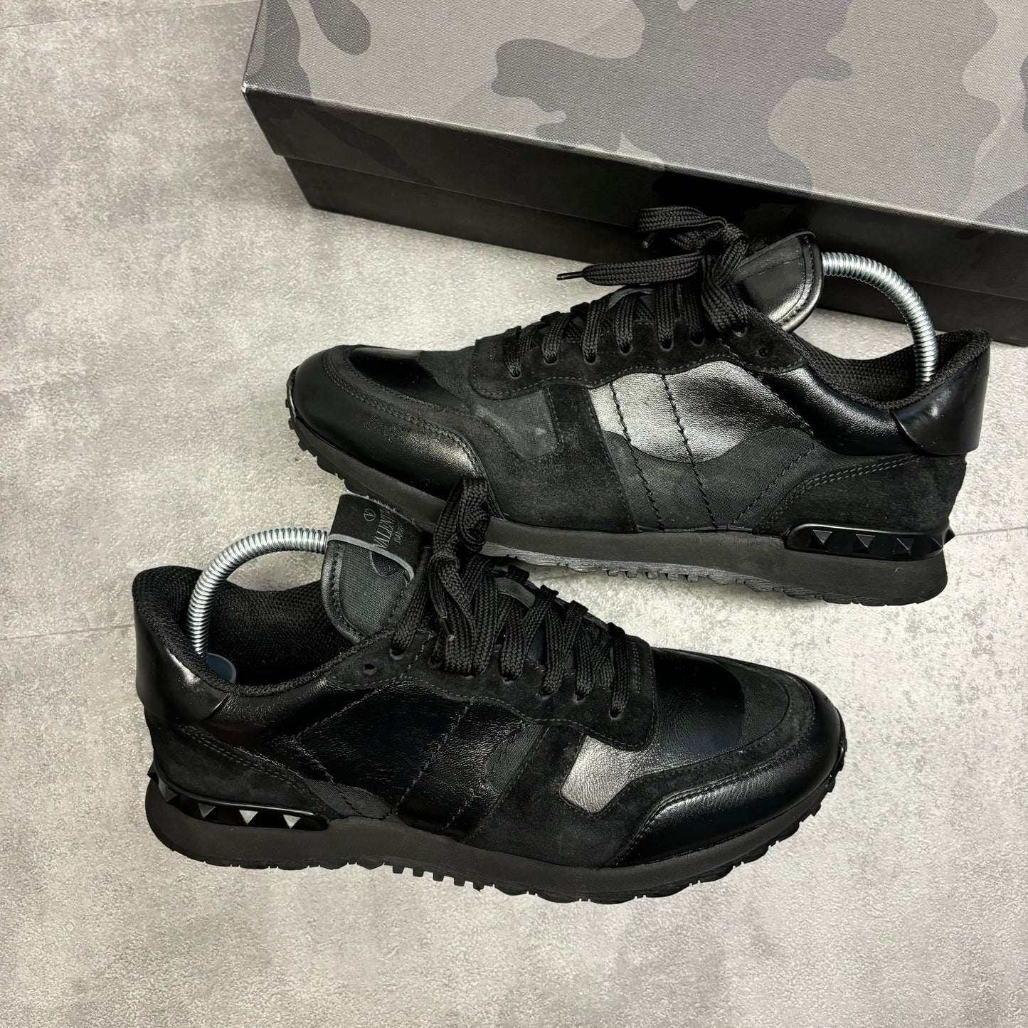 VALENTINO ROCKRUNNERS BLACK (FITS 7/8)