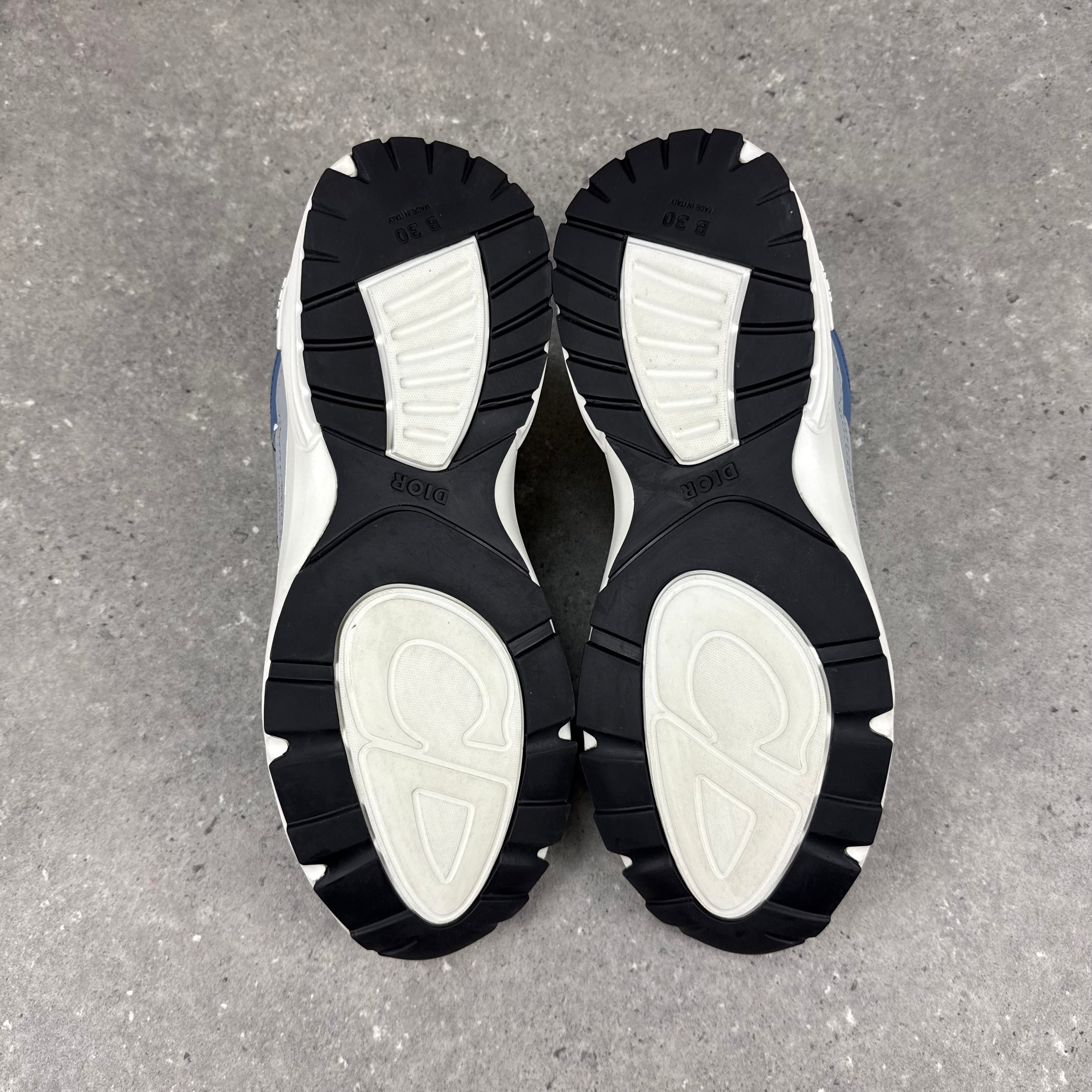 DIOR B30 LIGHT BLUE - (EU44 / UK 10)