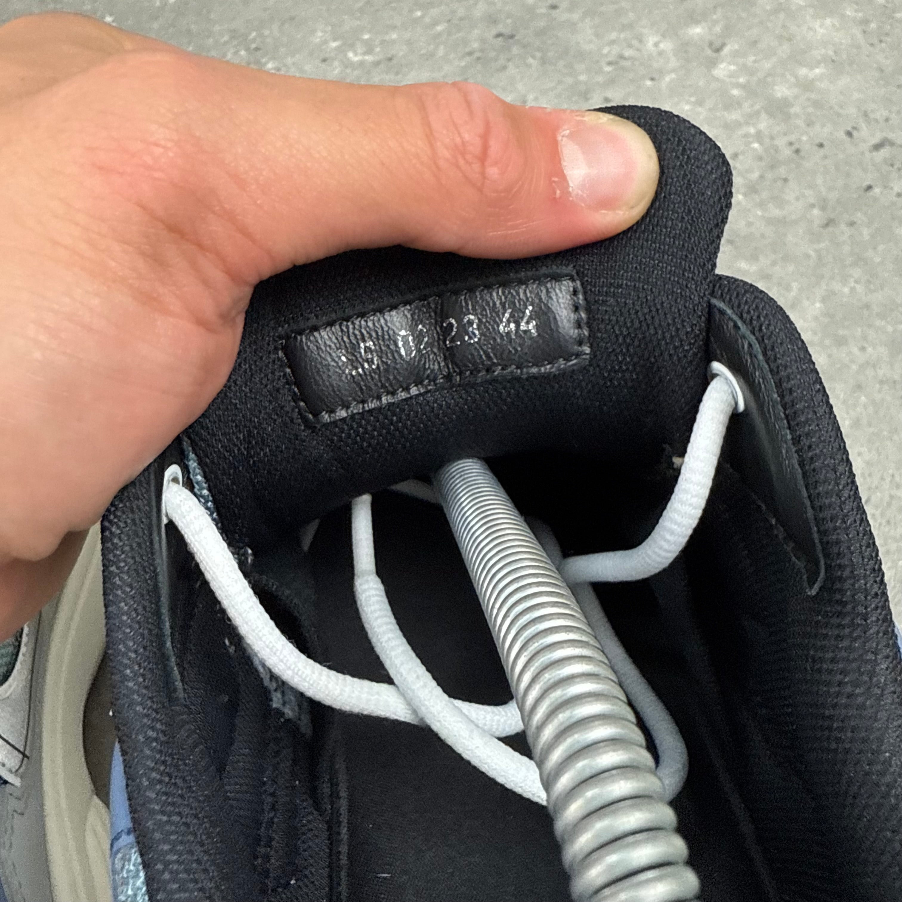 DIOR B30 LIGHT BLUE - (EU44 / UK 10)