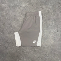 ASICS CORE SHORTS - MOONROCK / OATMEAL