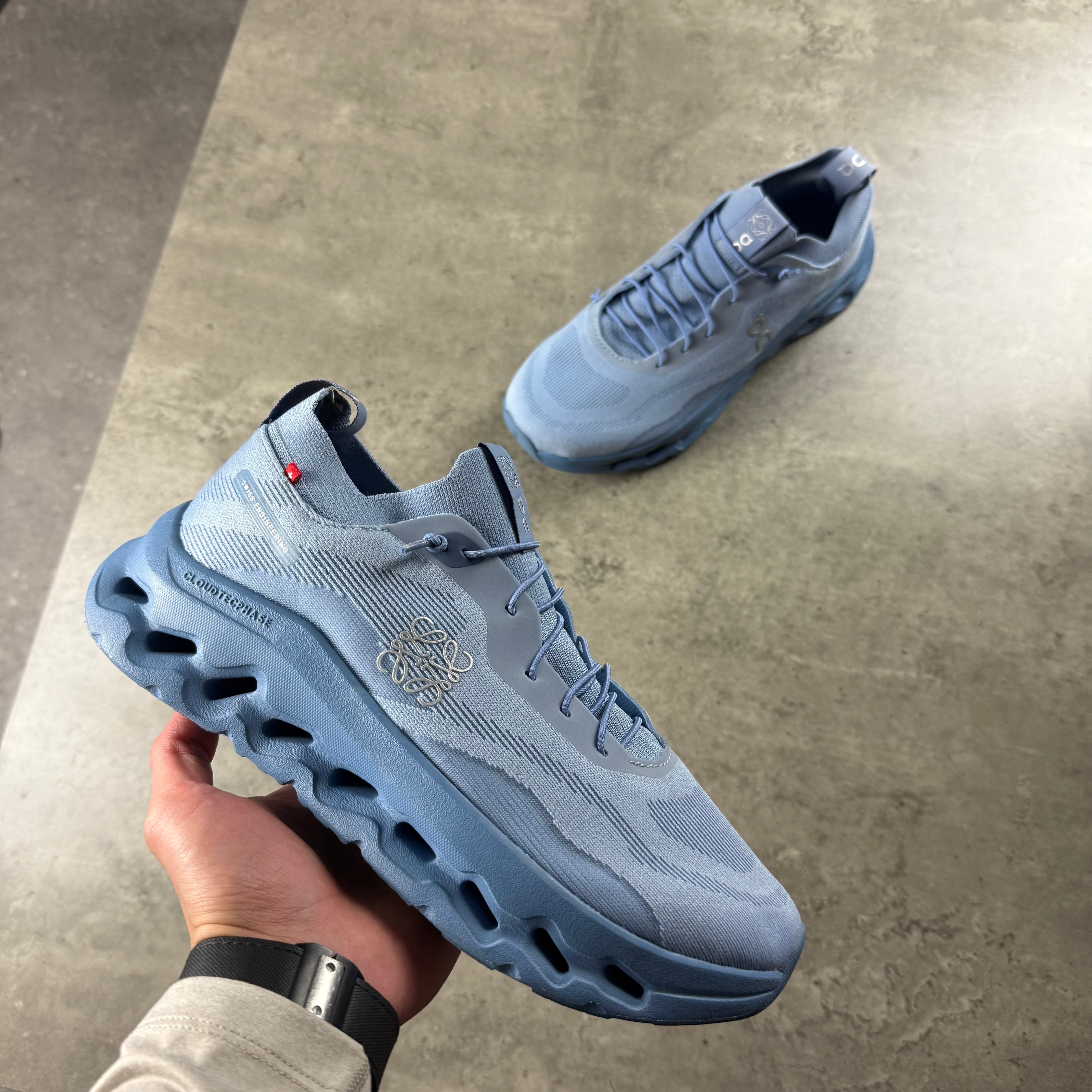 ON RUNNING x LOEWE CLOUDTILT BABY BLUE - (UK8)