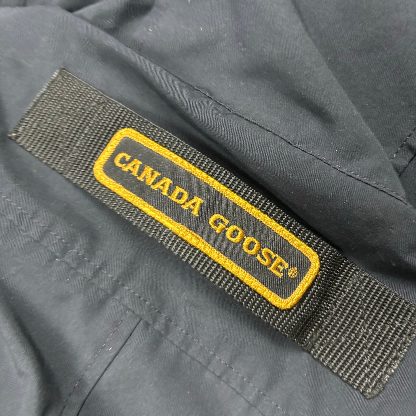 CANADA GOOSE CHATEAU PARKA - MEDIUM