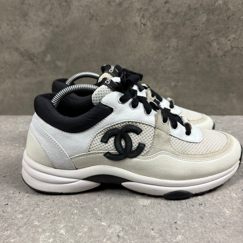 CHANEL RUNNERS CREAM/BLACK -  (EU 41 / UK 7)