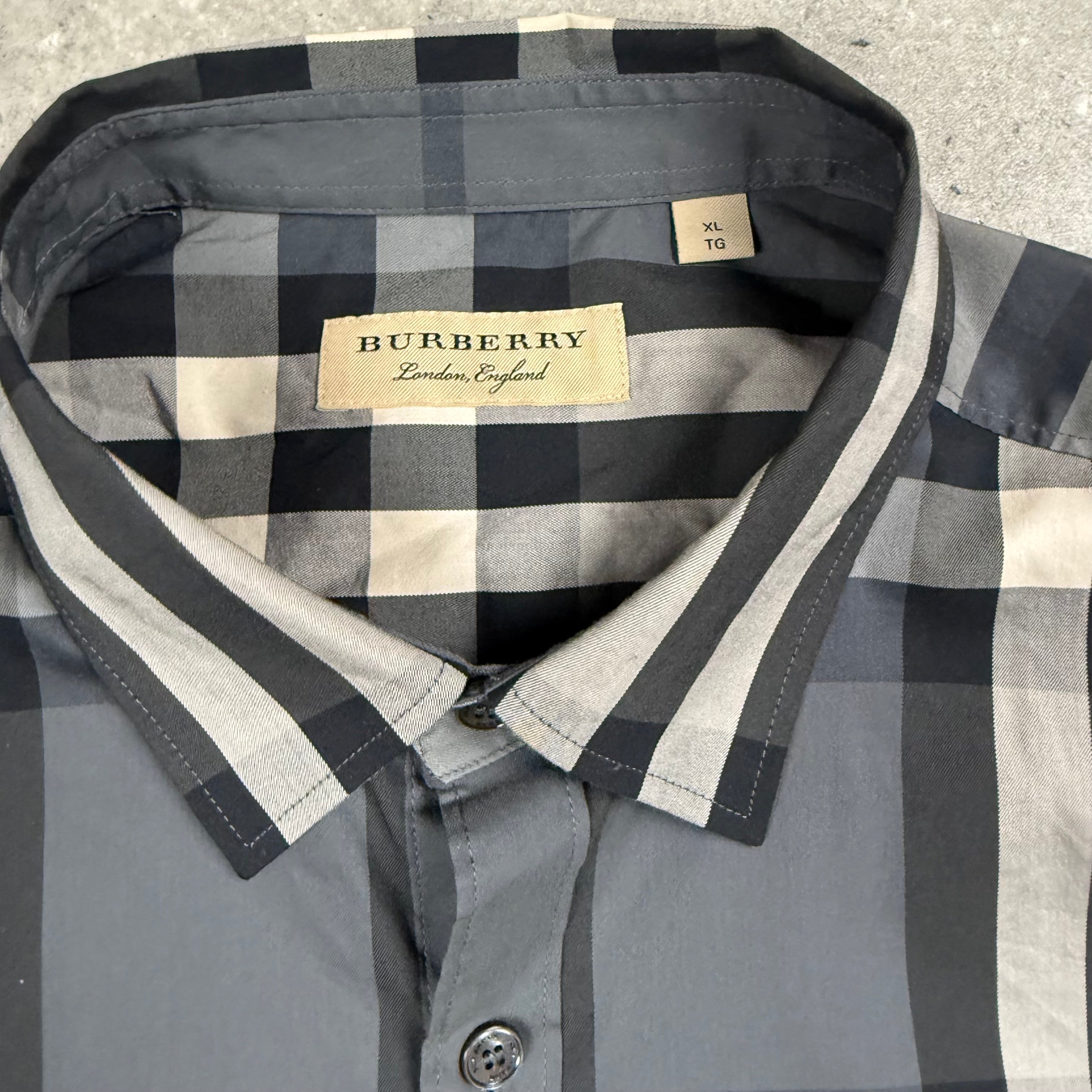 BURBERRY LONG SLEEVE SHIRT - (FITS M)