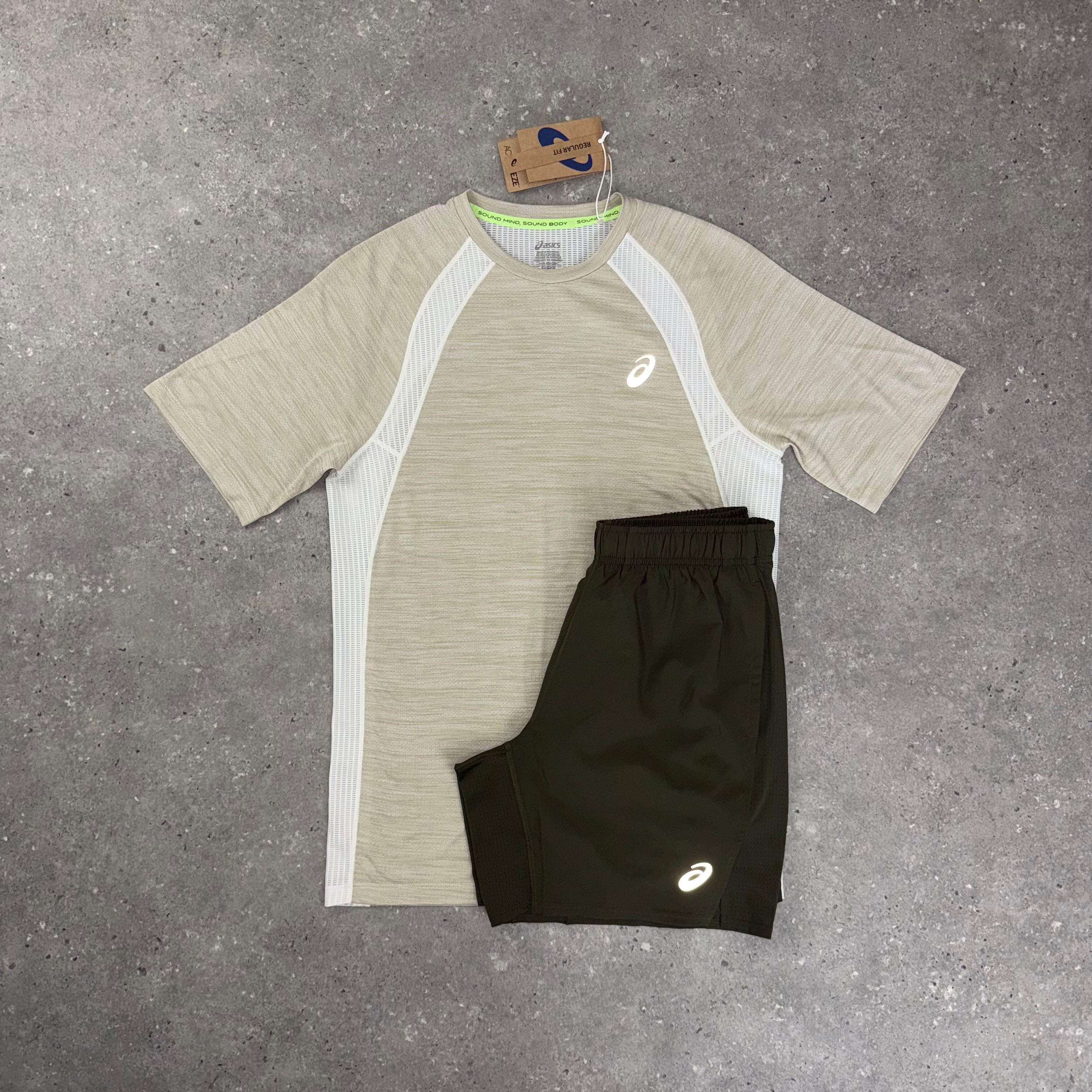 ASICS ROAD T-SHIRT & ICON SHORT SET - BEIGE / CREAM