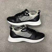 DIOR B25 BLACK/WHITE - (EU41 / UK7)