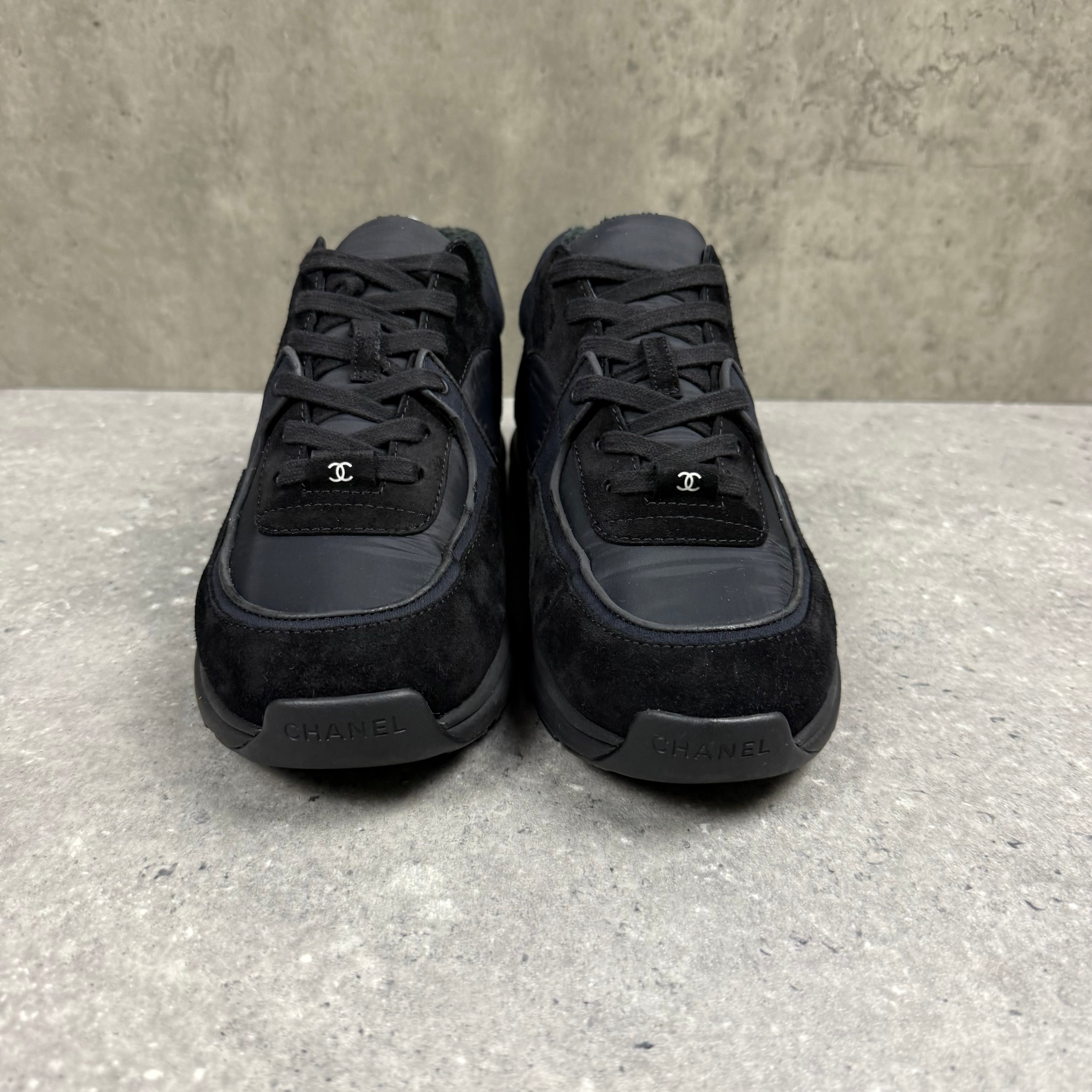 CHANEL RUNNERS -  (EU 41 / UK 7)