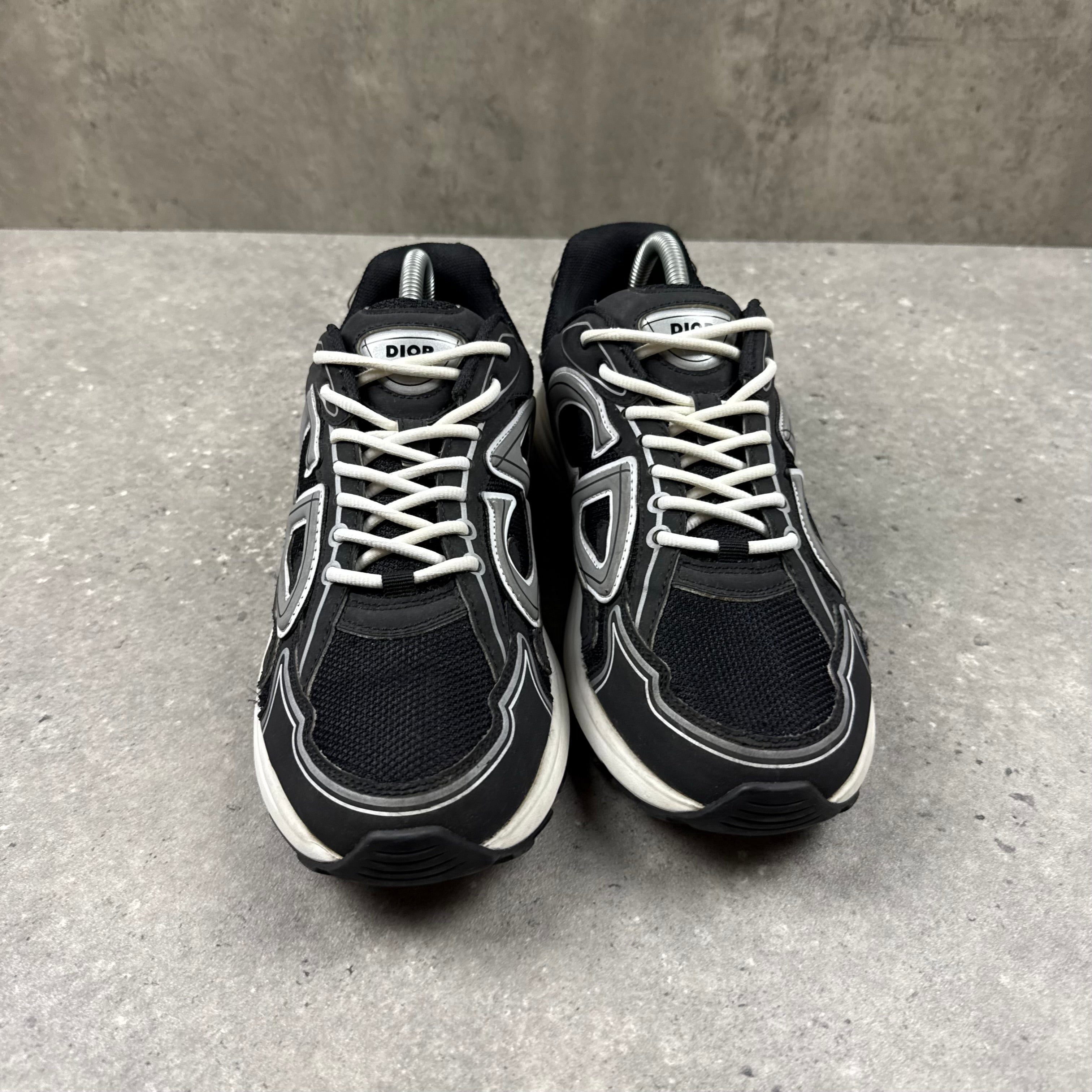 DIOR B30 BLACK/WHITE - (EU 42 / UK 8)
