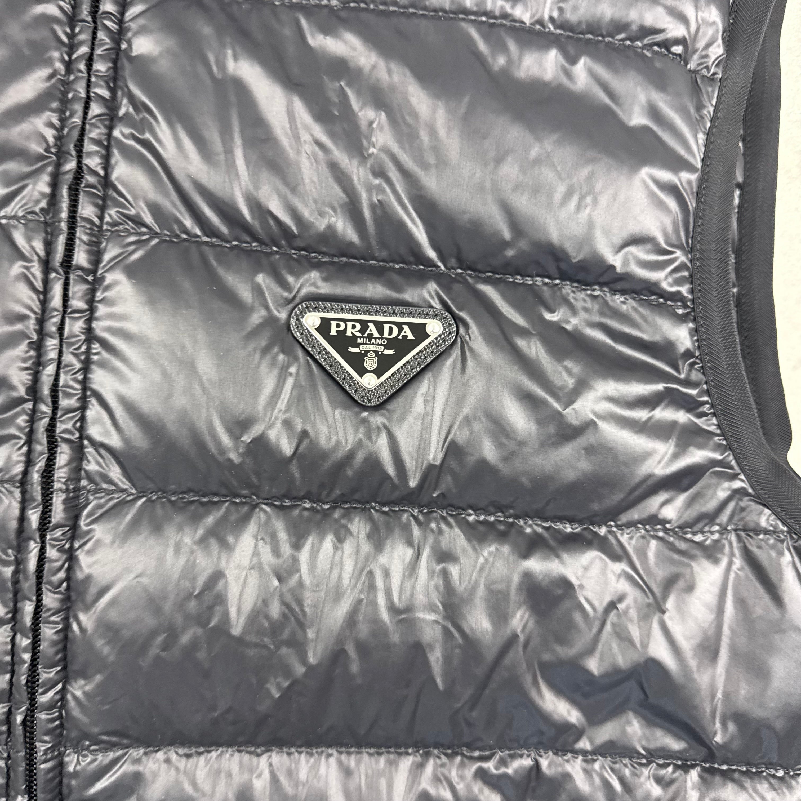 PRADA BERMUDA GILET - 48 (FITS S)