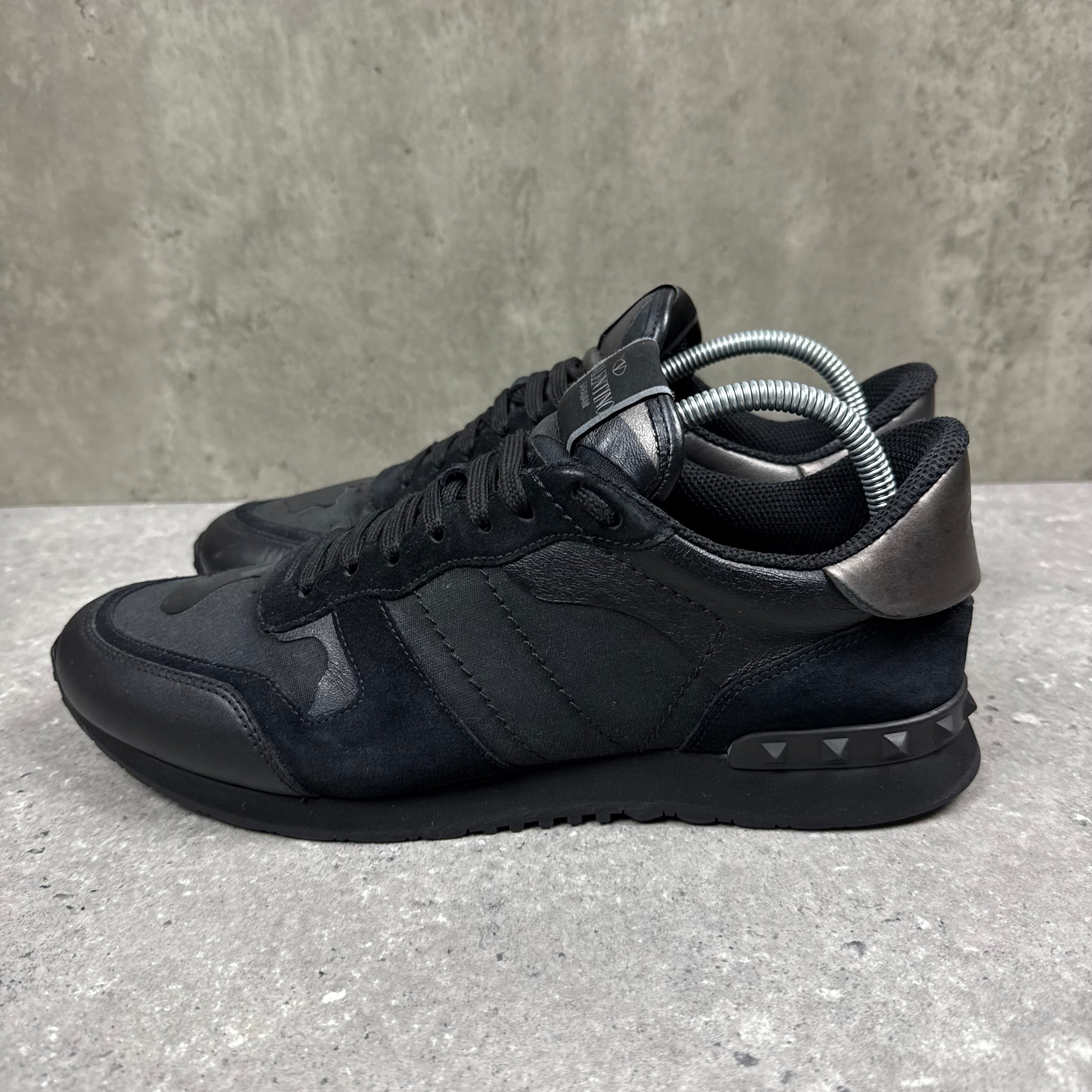 VALENTINO ROCKRUNNER BLACK- (EU 43 / UK 9)