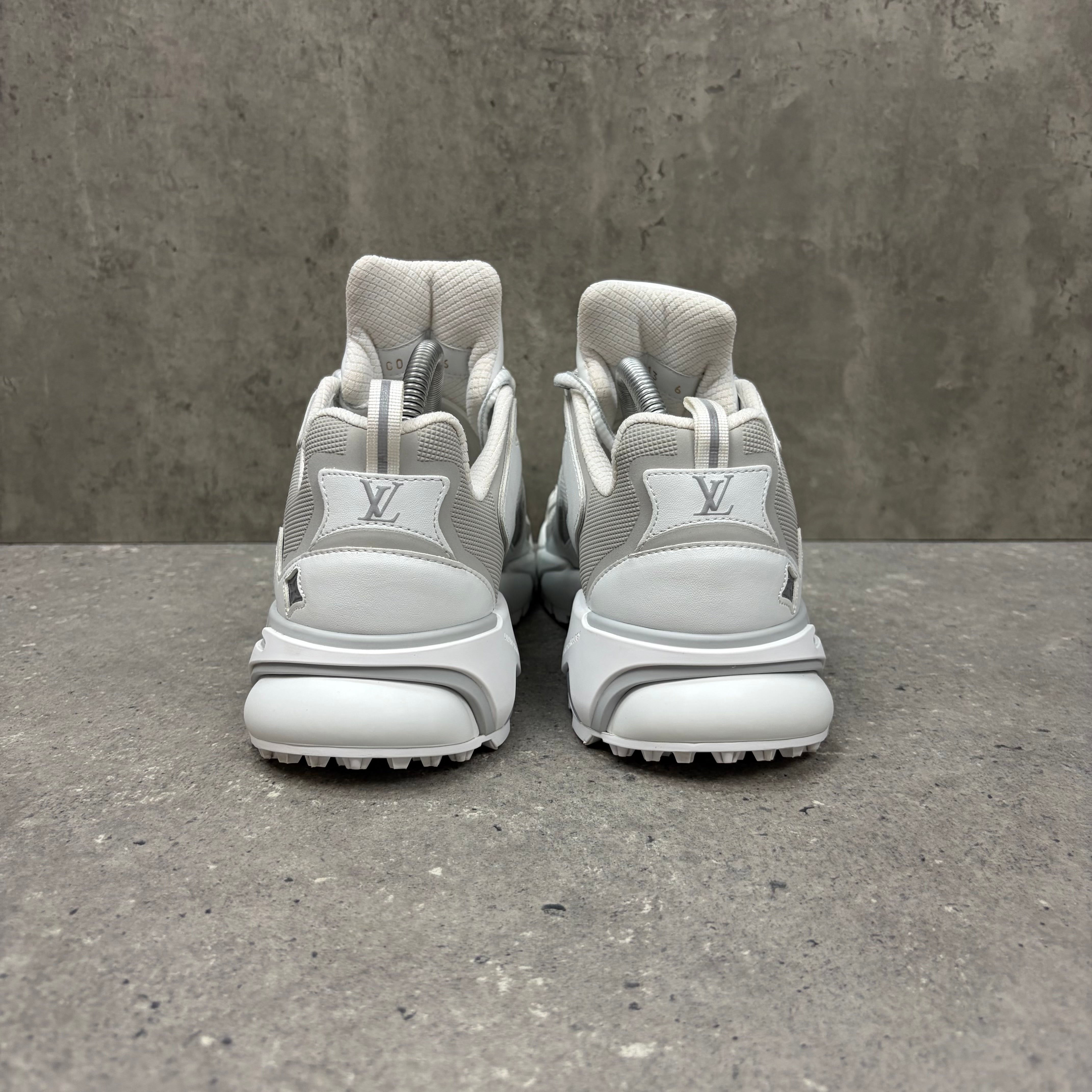 LOUIS VUITTON TACTICS - EU40 (FITS UK 7)