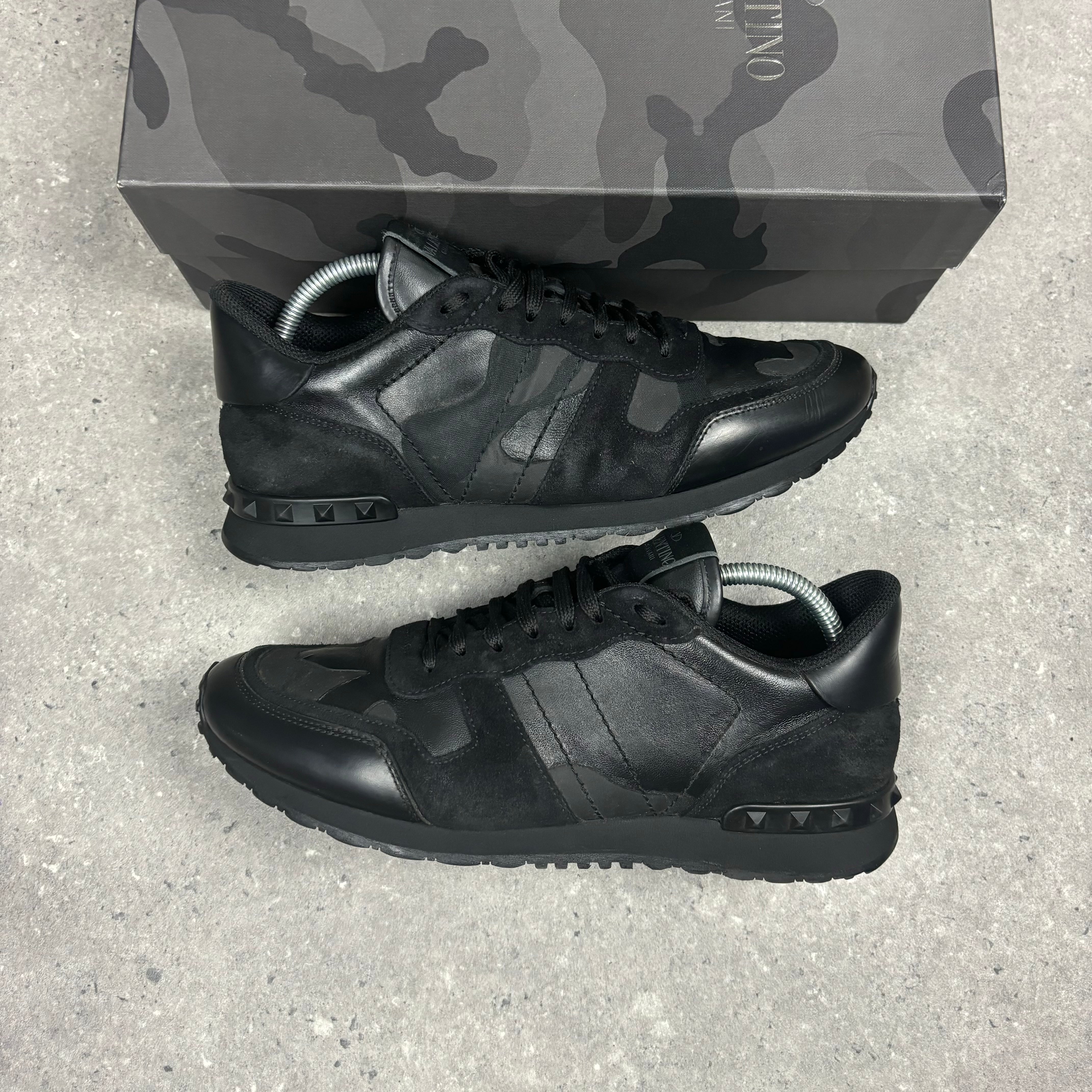 VALENTINO ROCKRUNNER BLACK - (EU42.5 / UK8.5)