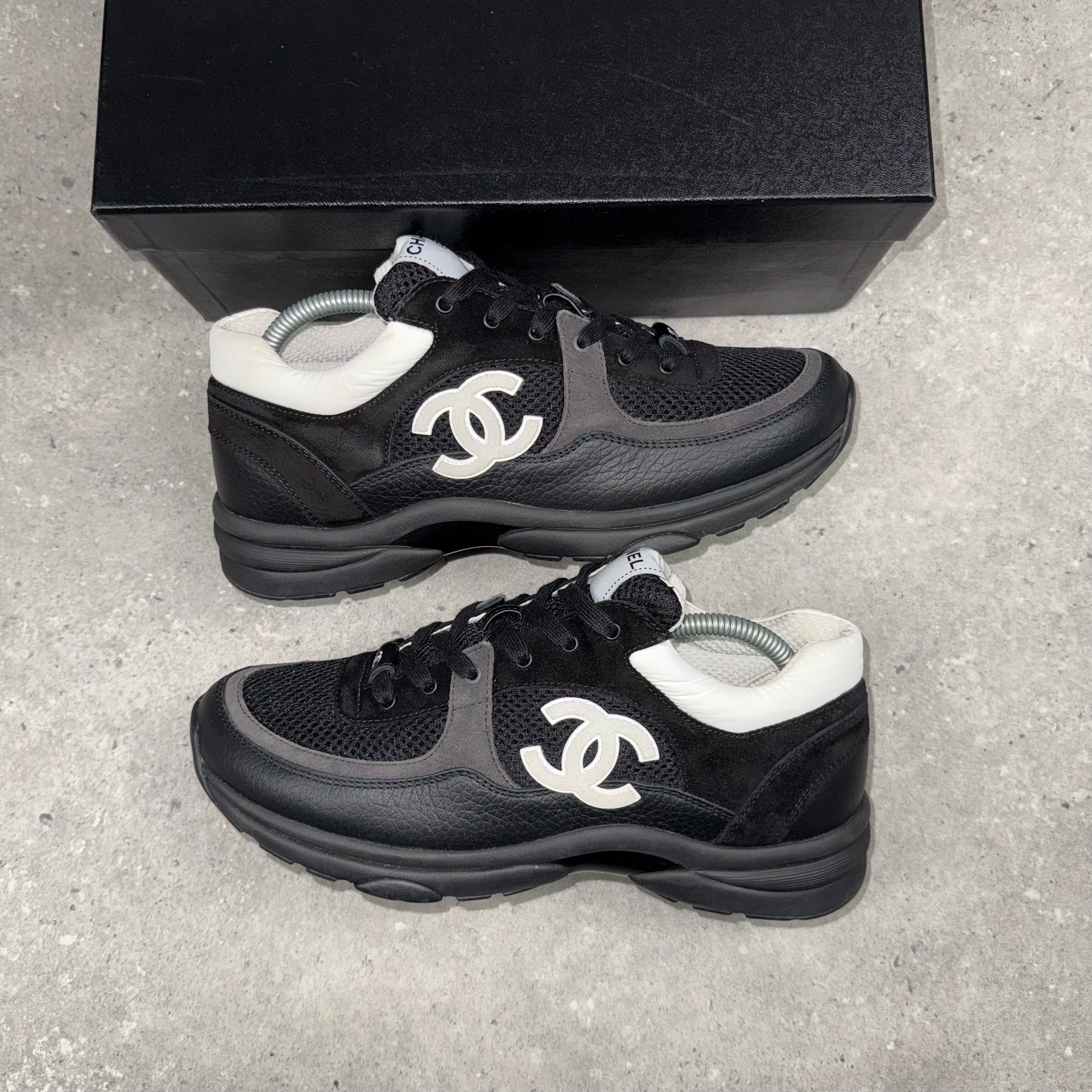 CHANEL RUNNERS -  (EU42 / UK8)