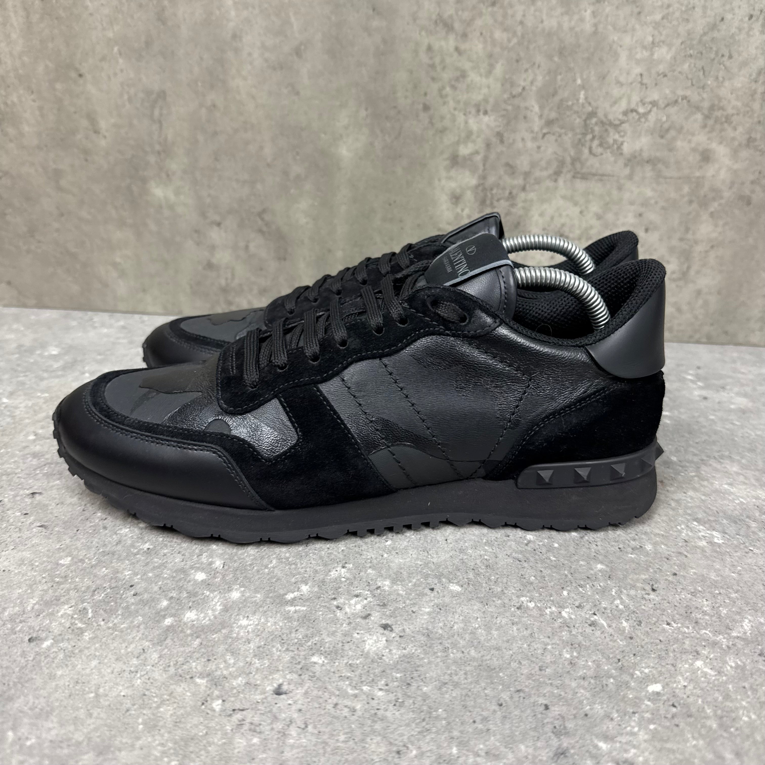 VALENTINO ROCKRUNNER BLACK- (EU 43 / UK 9)